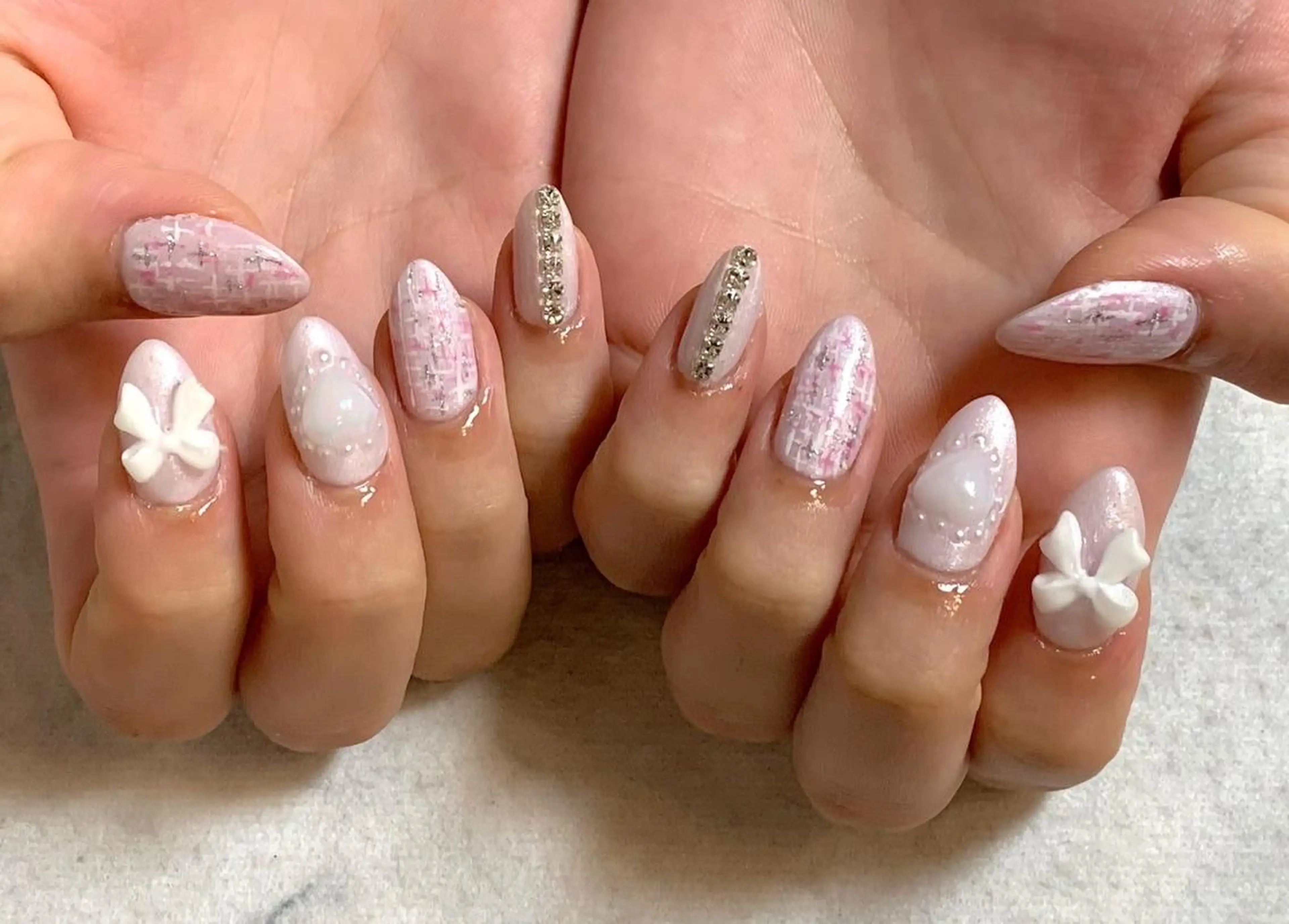 ネイル ネイルリボン 受付スタッフのネイルデザイン