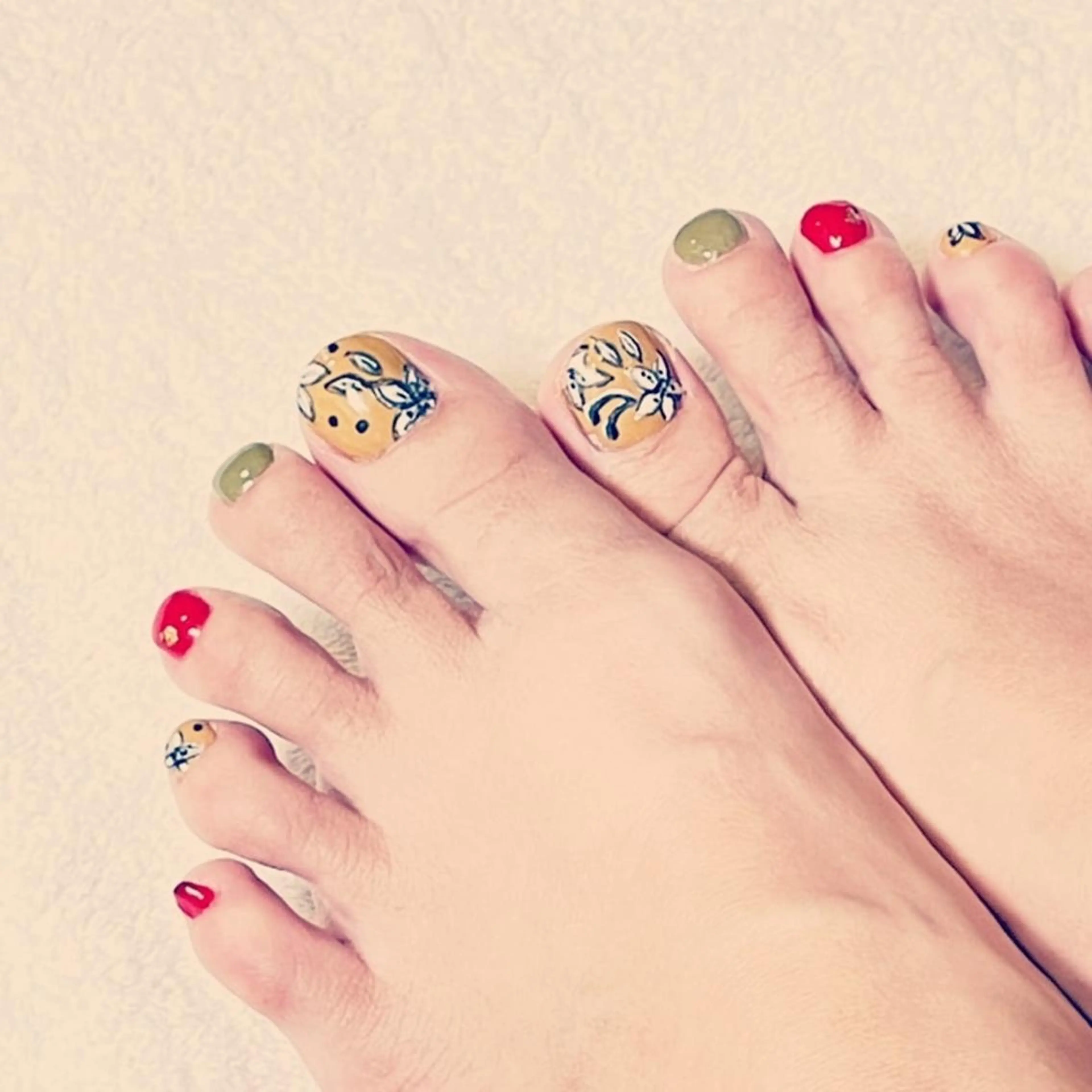 千葉家蘭磨ネイル♣所属・千葉家蘭磨ネイル♣と タイ古式マッサージのネイルデザイン