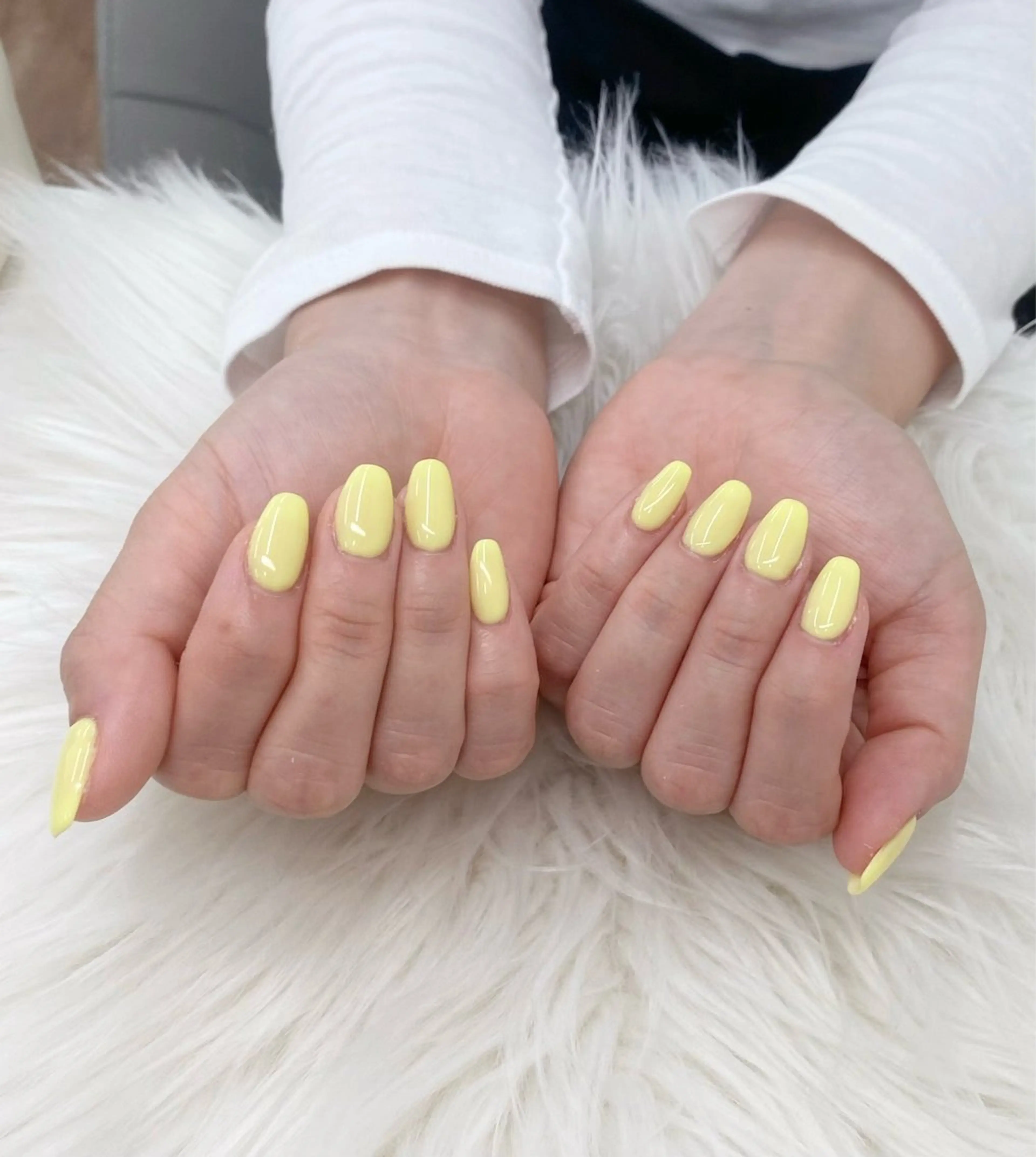 ネイル ワンカラーネイル 黄色 ハンドネイル エリクサーネイル池袋 小川のネイルデザイン