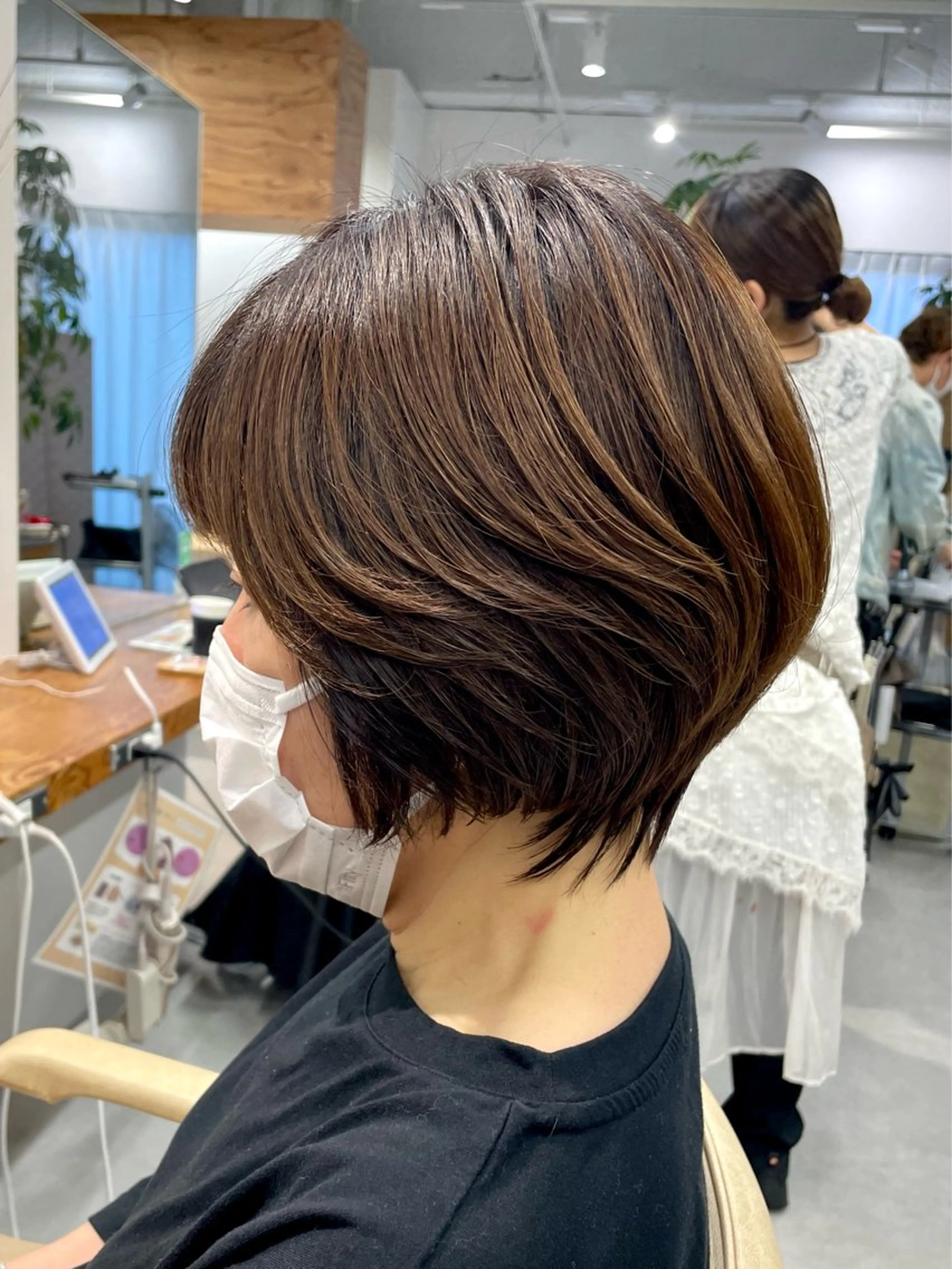 ショート カラー パーマ スズキ シオリのヘアスタイル