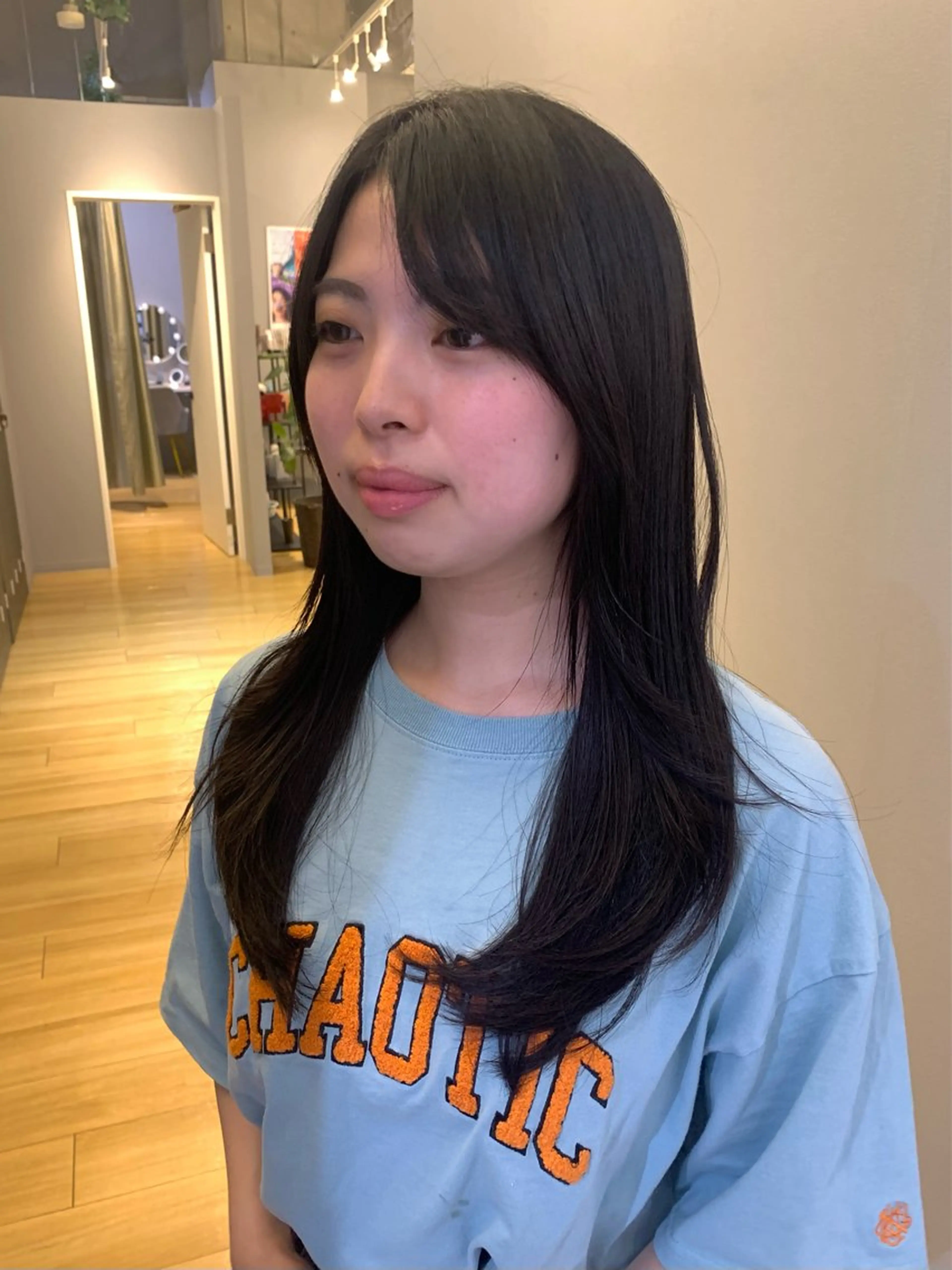セミロング カット 田中 優菜のヘアスタイル