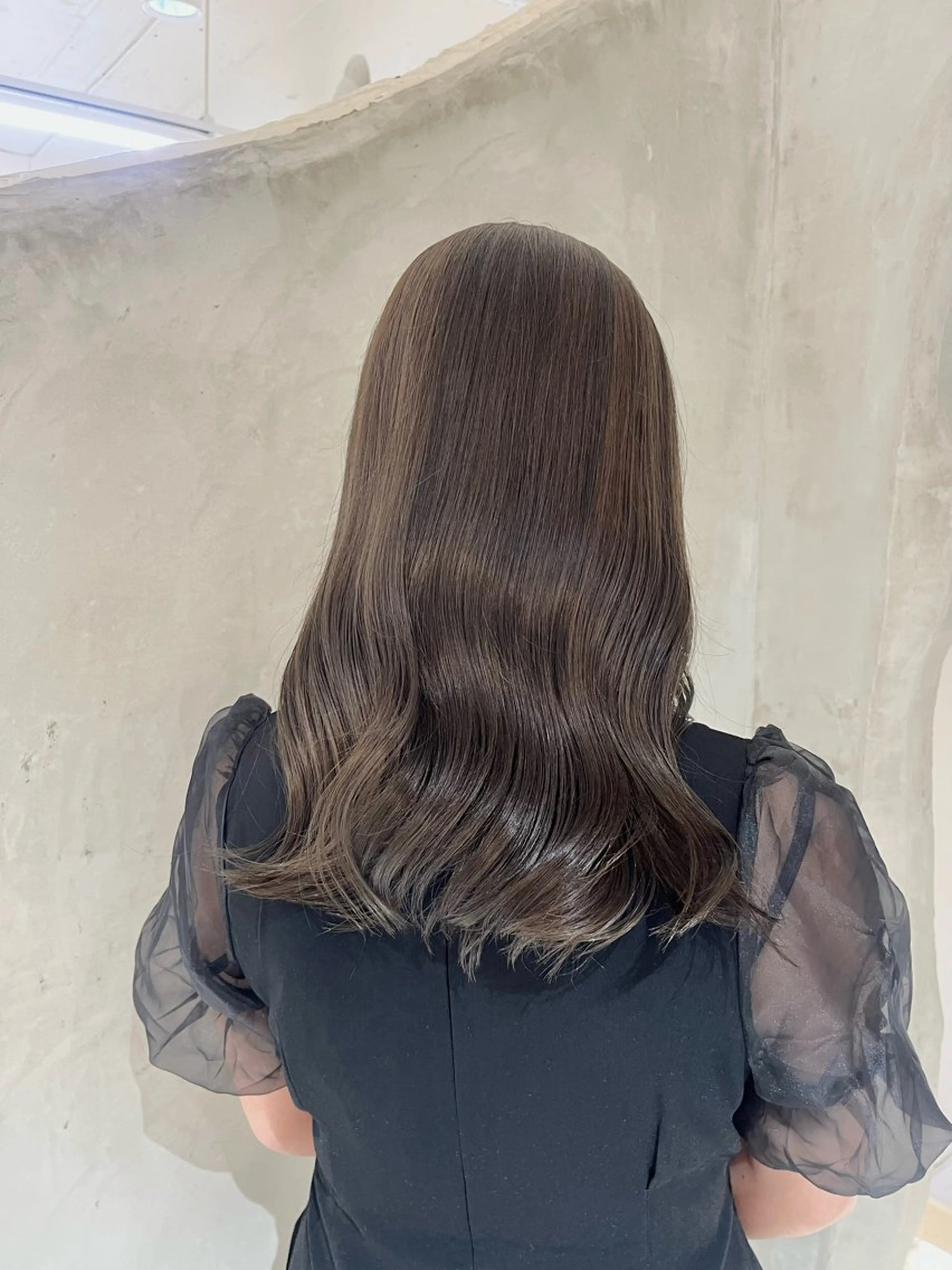 セミロング カラー ベージュカラー ブリーチ ブリーチなしカラー オリーブベージュ 切りっぱなしボブ/ 艶カラー/綾莉のヘアスタイル