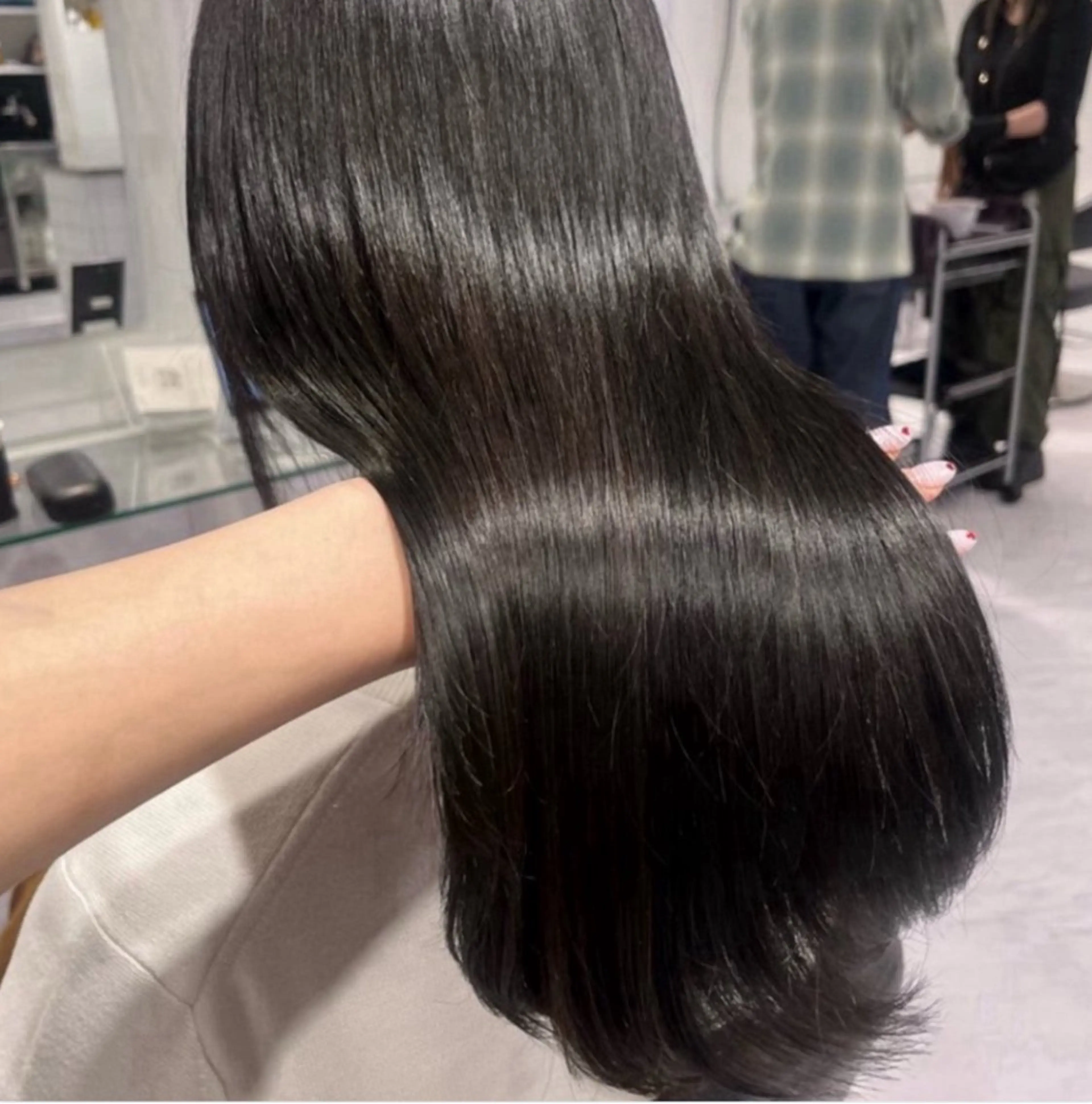 ロング カラー 🫧うる艶トレンド 🫧透明感カラーのヘアスタイル