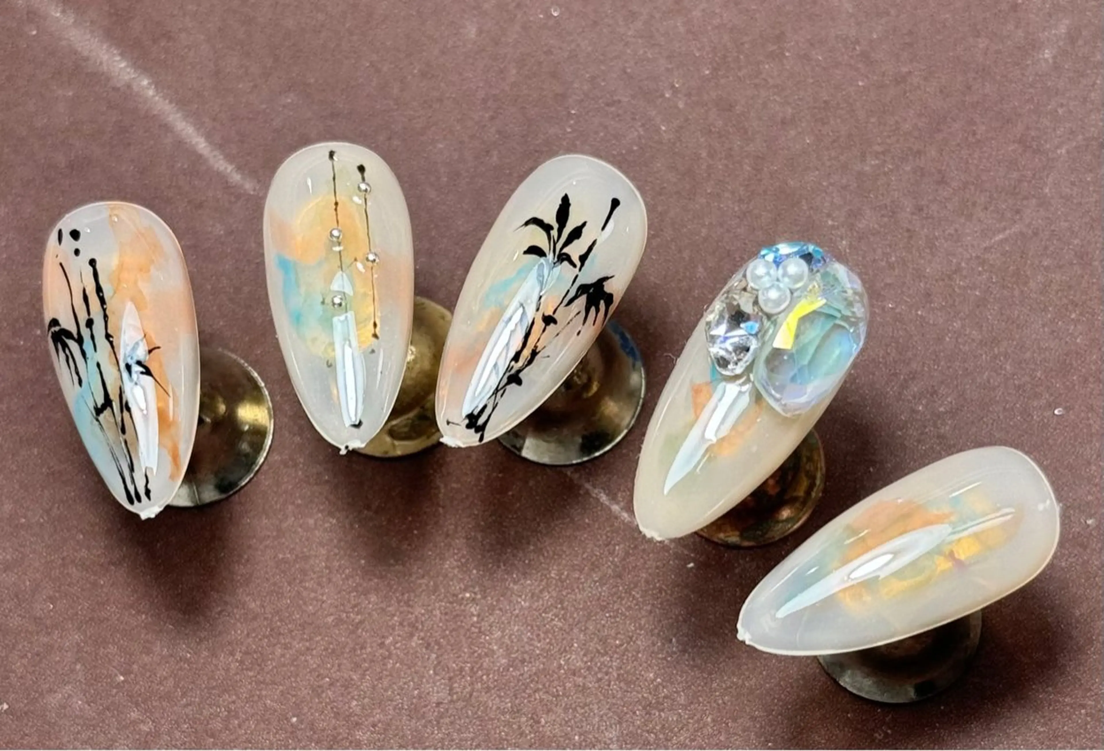 ネイル ハンドネイル AngelChris ビューティーサロンのネイルデザイン