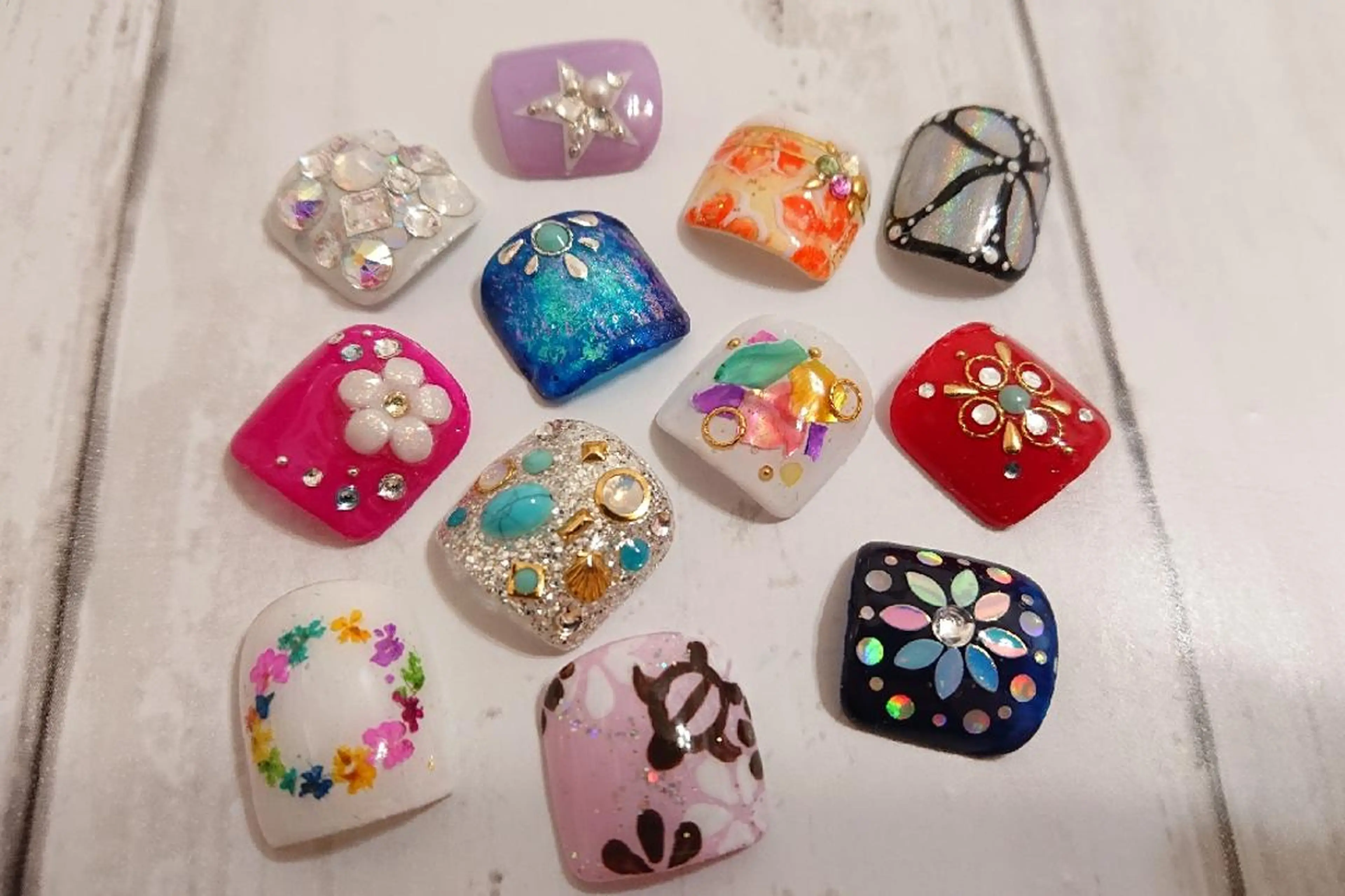 【ご新規さま】ミニモ限定！他店オフ込み☆フットジェル親指2本コースの写真