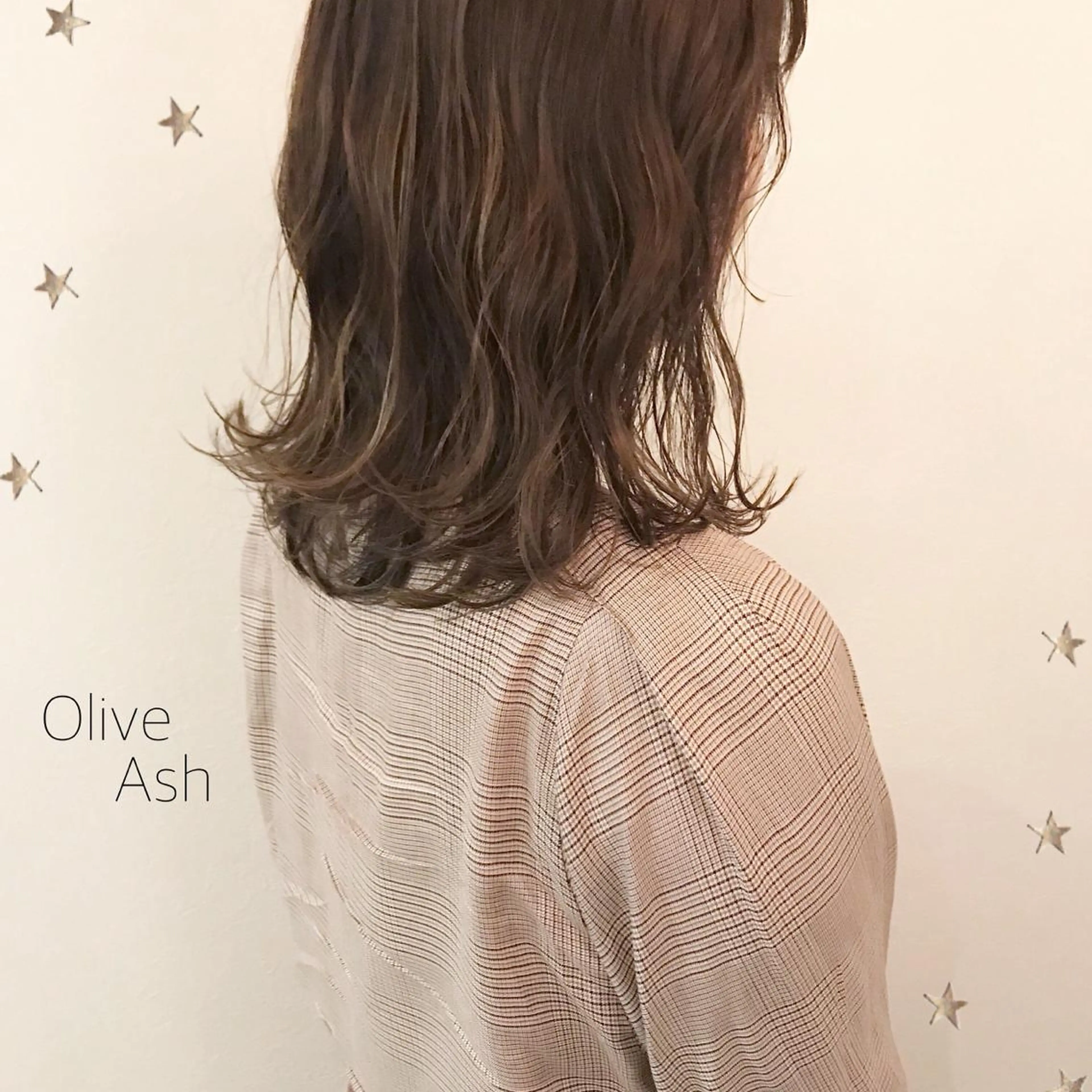 ミディアム カラー 市川 千夏のヘアスタイル