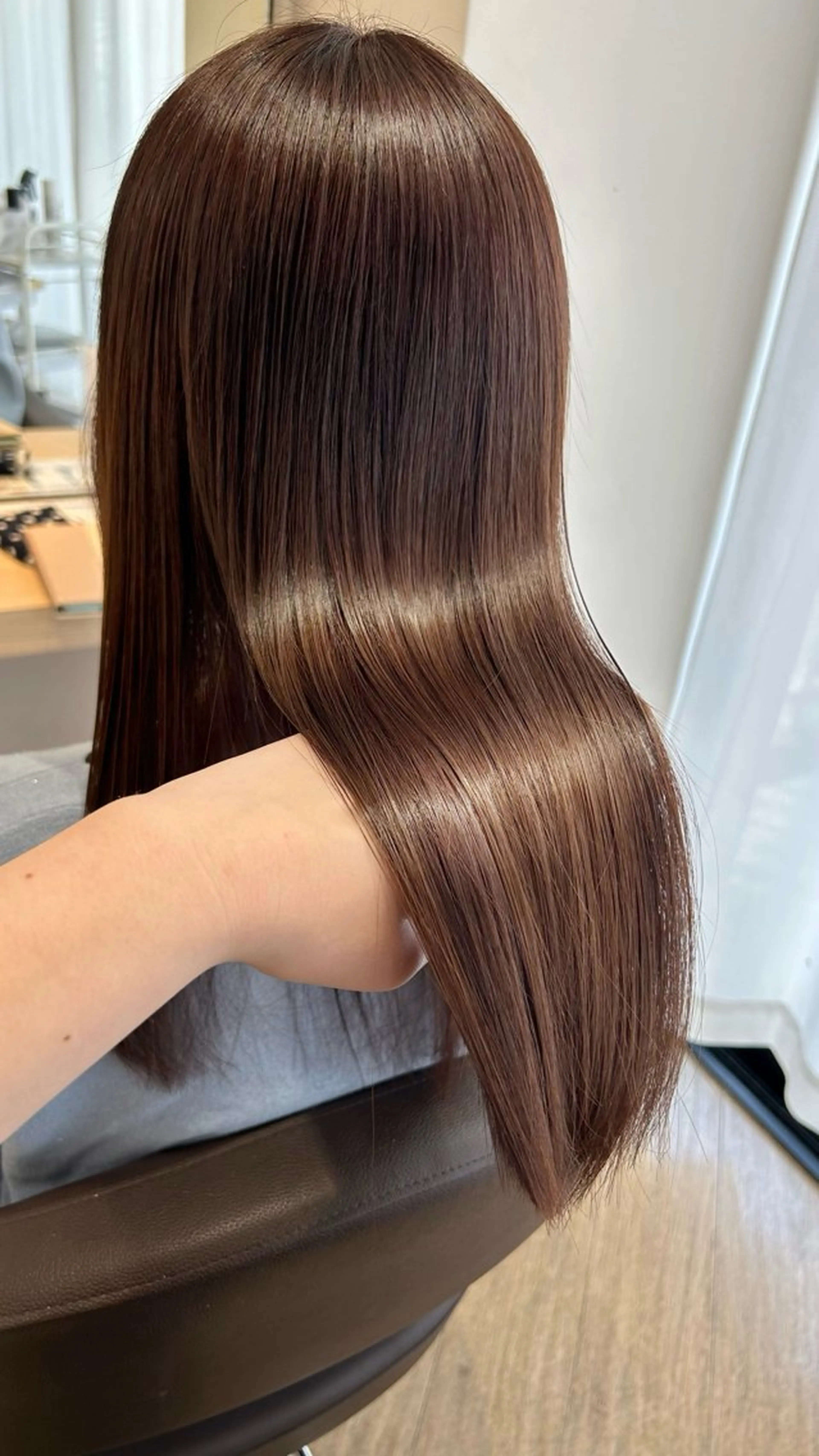 セミロング カラー 砂野 真璃奈のヘアスタイル