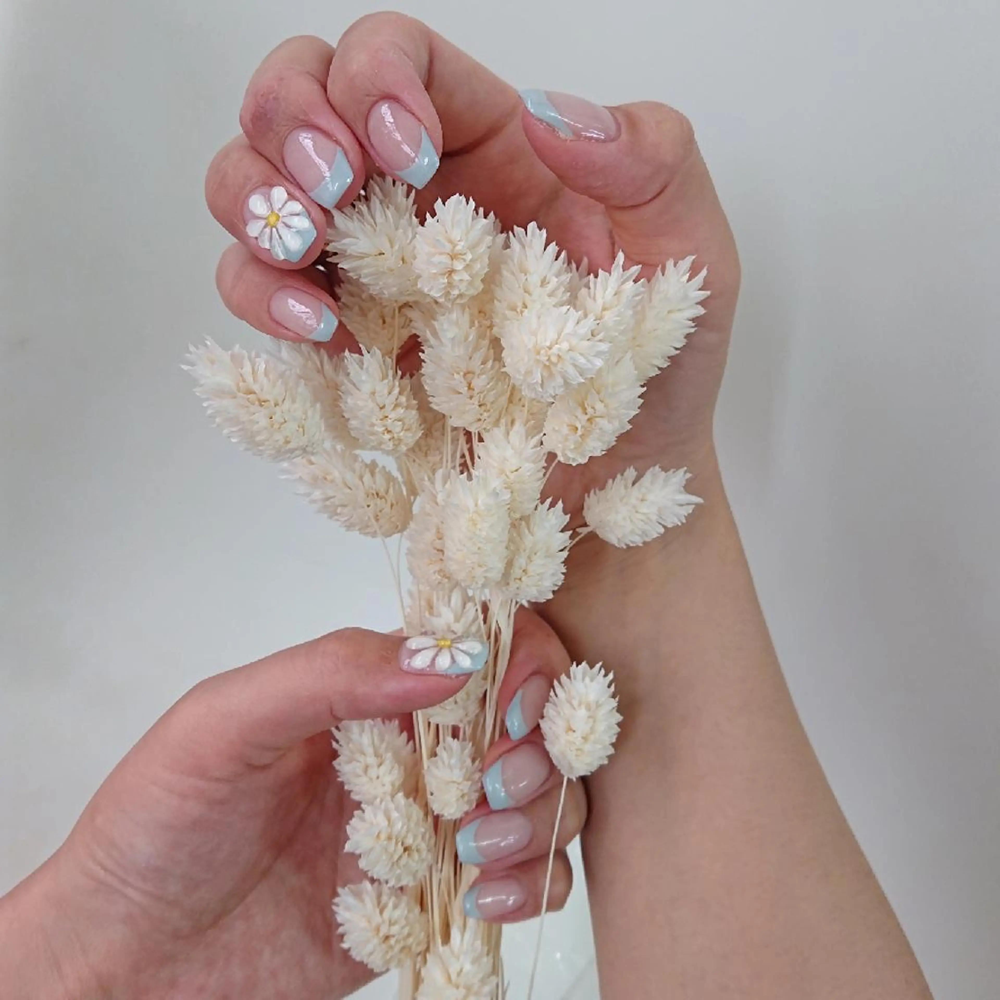 ネイル ブルー フレンチネイル ぷっくりネイル トミー ワイのネイルデザイン