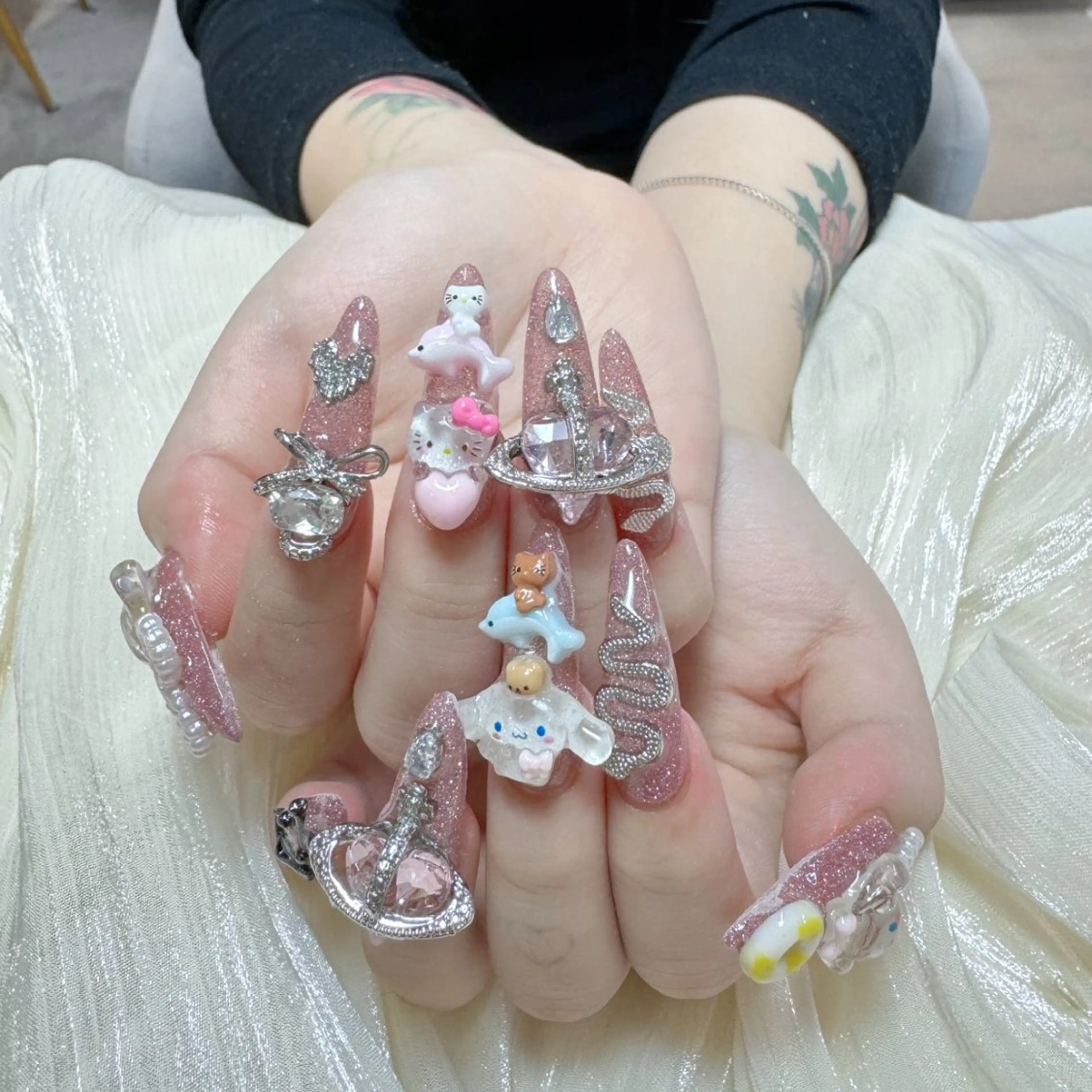 💐【初回ジェルオフ無料ケア込み】 スカルプ長さだしゴテゴテ地雷系ネイル✨🤩持ち込みデザイン可能👑の写真