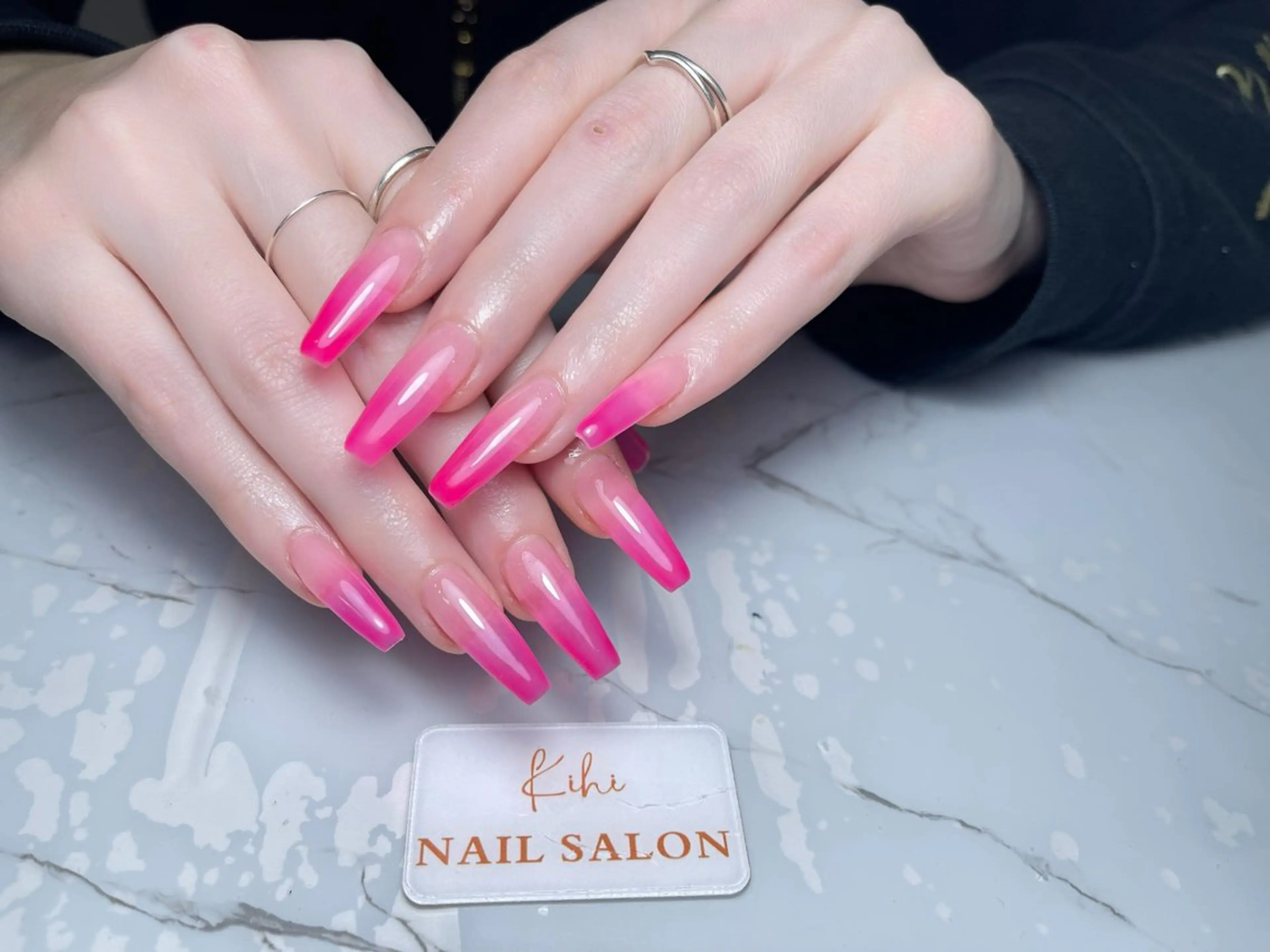 ネイル グラデーション ネイルチップ さくら💮💮 【オフ無料】のネイルデザイン