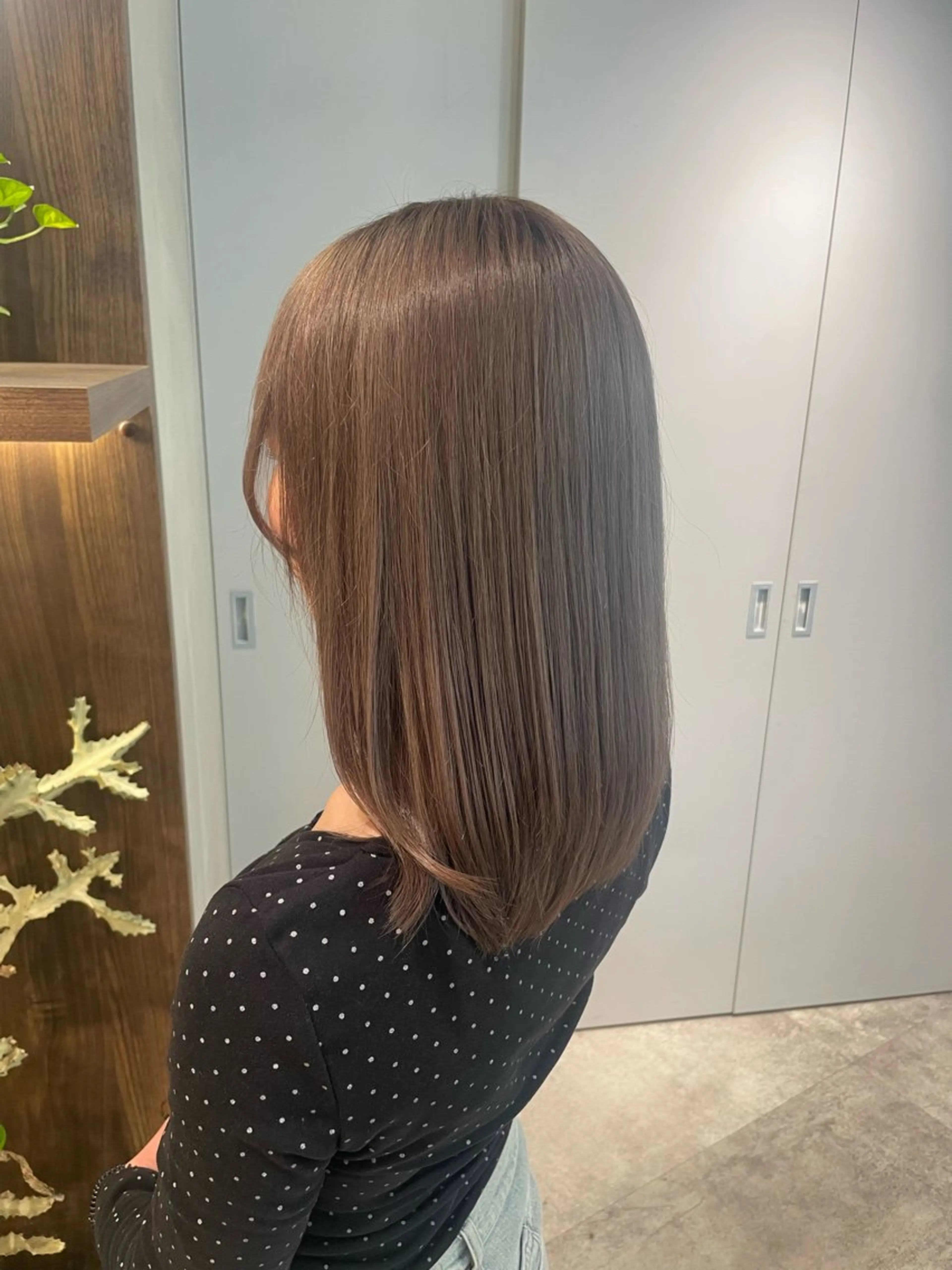 セミロング カラー カット ヘアカラー Toiro 新宿所属・ハイトーン/透明感 yuinaのヘアスタイル