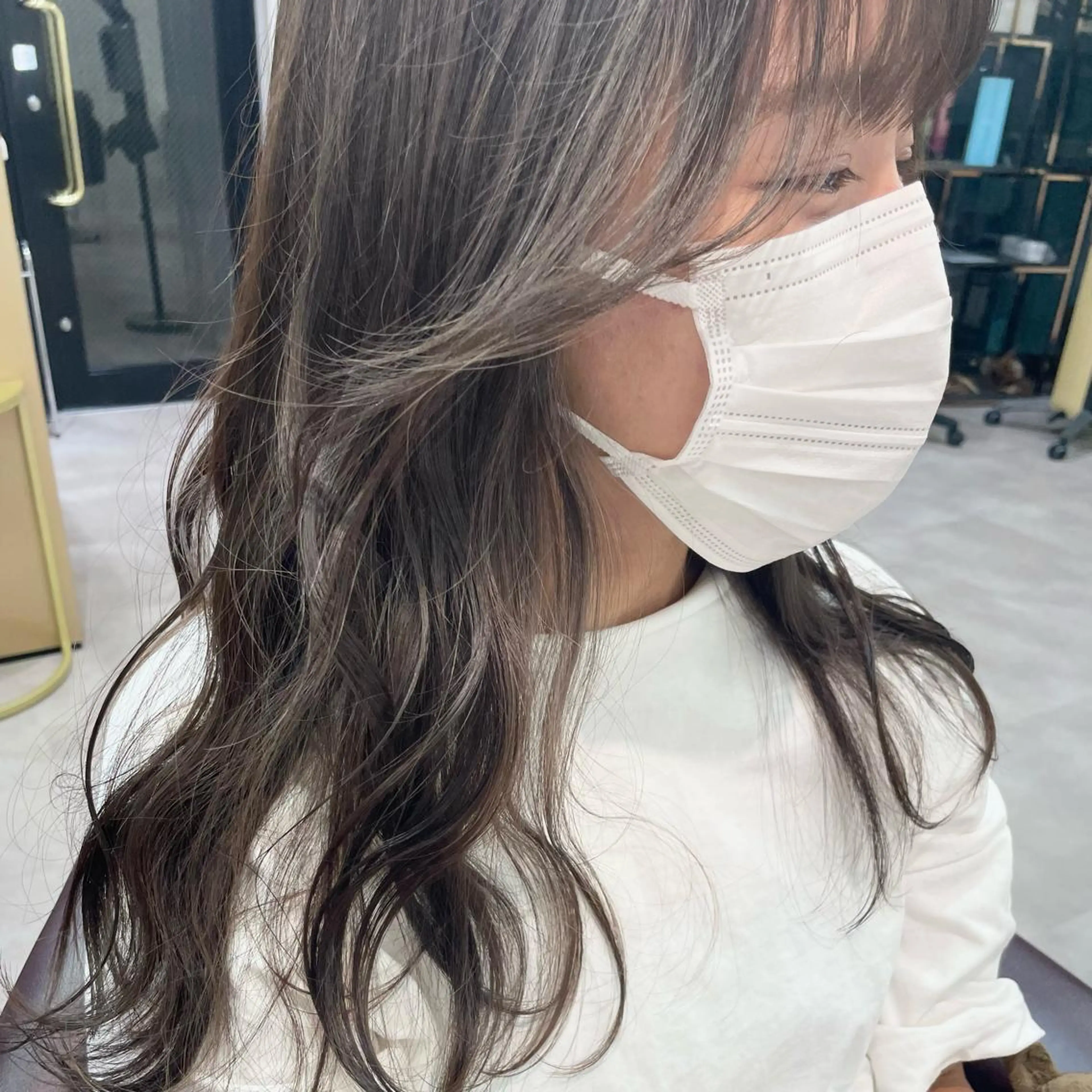 ミディアム カラー 松永 梨央のヘアスタイル