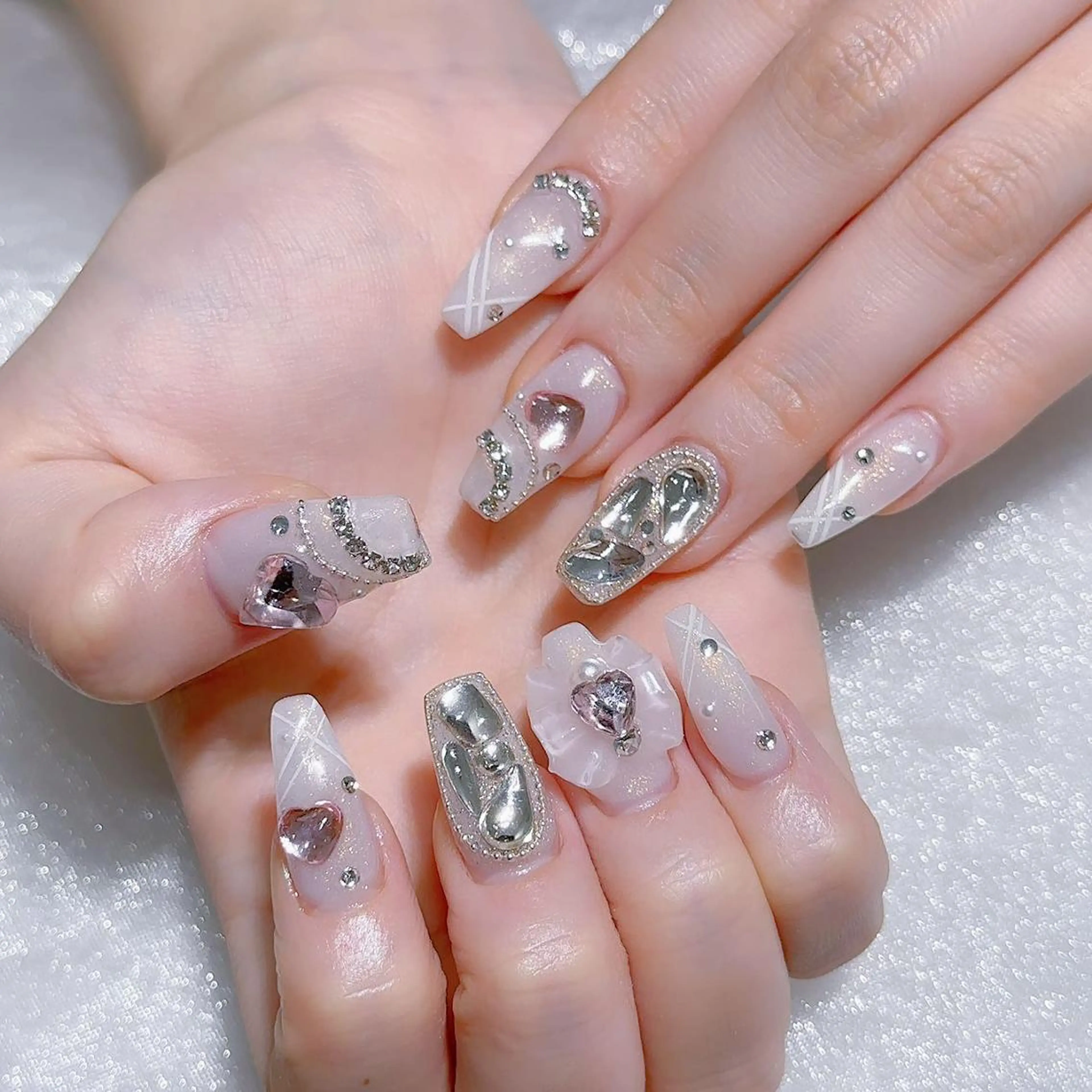 ネイル ハンドネイル Queens PUPUのネイルデザイン