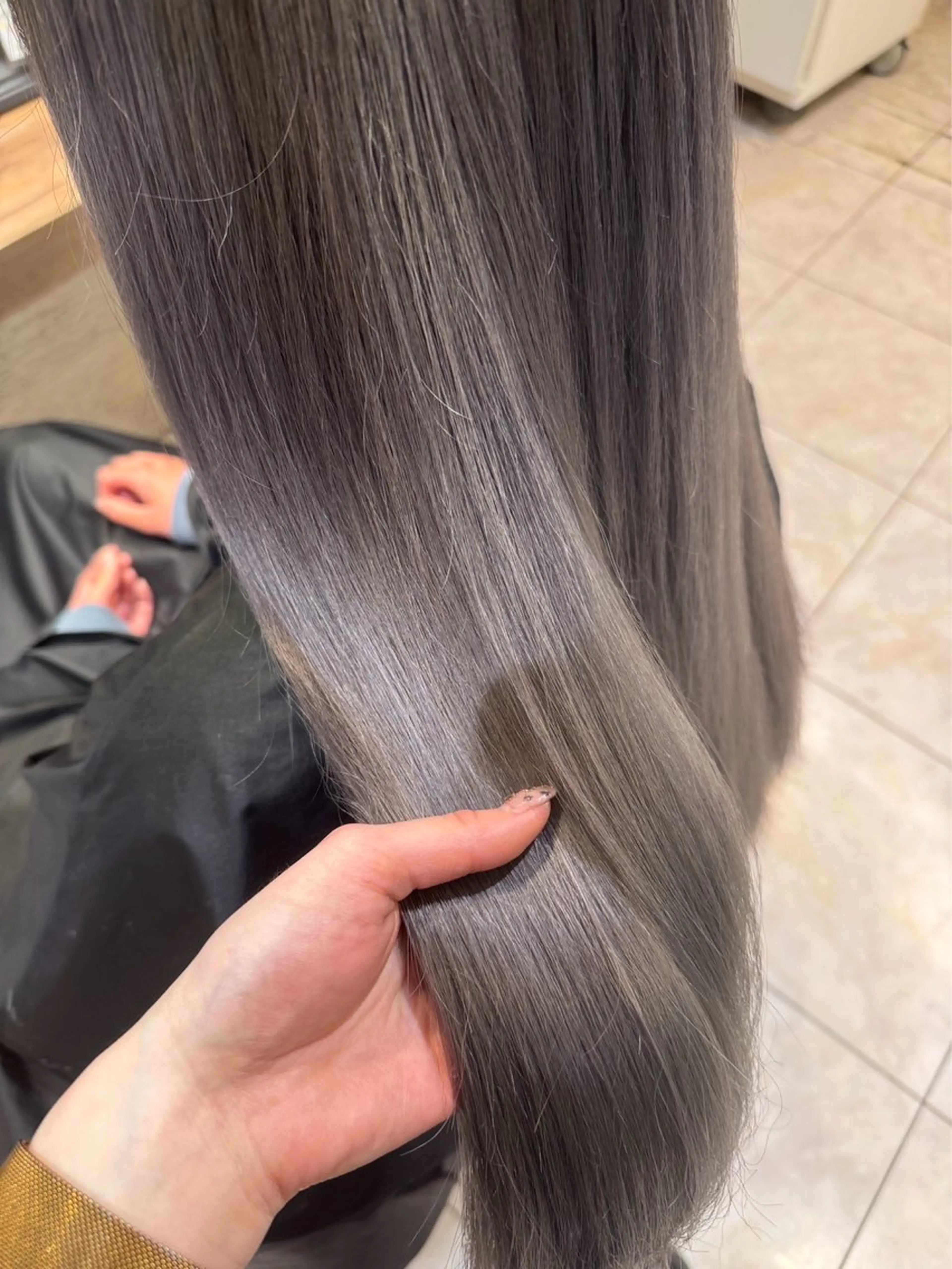 ロング さら艶レイヤーカット 🩶Suzuneのヘアスタイル