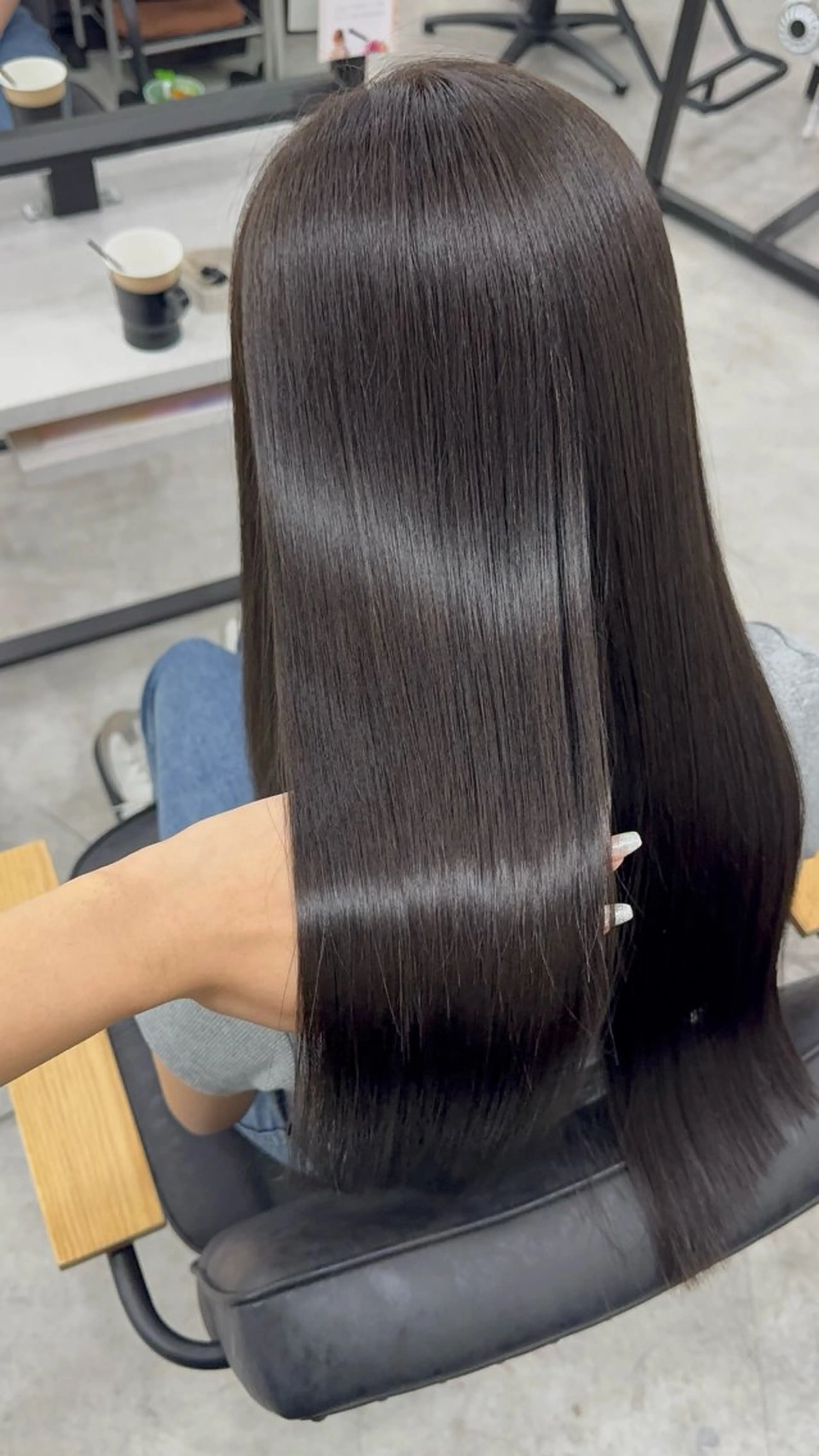 ロング カラー アッシュ アッシュブラウン ベージュカラー 黒髪 ブリーチ カット ヘアカラー トリートメント 赤み無し柔らかカラー 【梅田】madokaのヘアスタイル