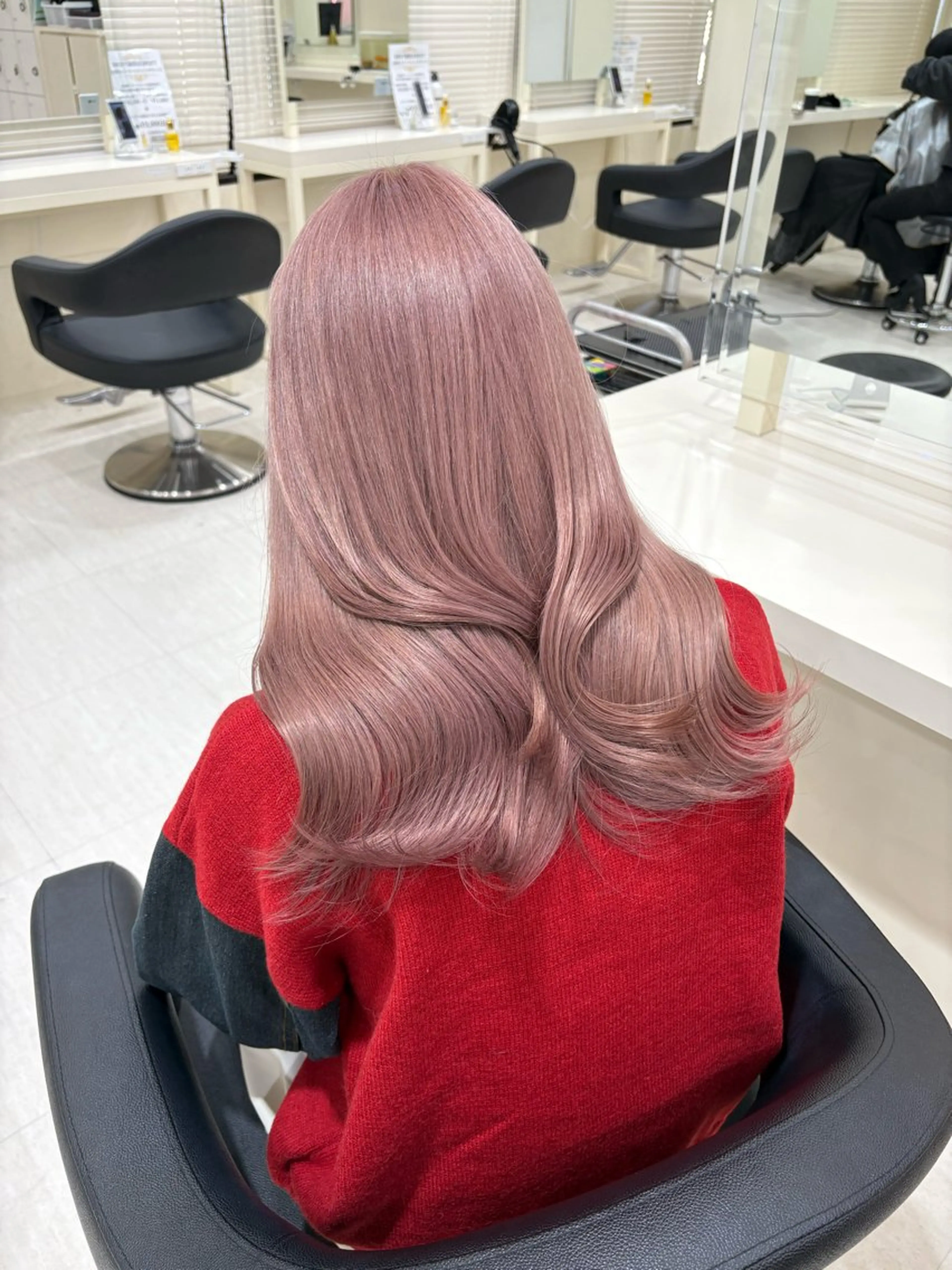 セミロング カラー ヘアカラー 韓国レイヤー&ピンク 艶髪🩶maikoのヘアスタイル