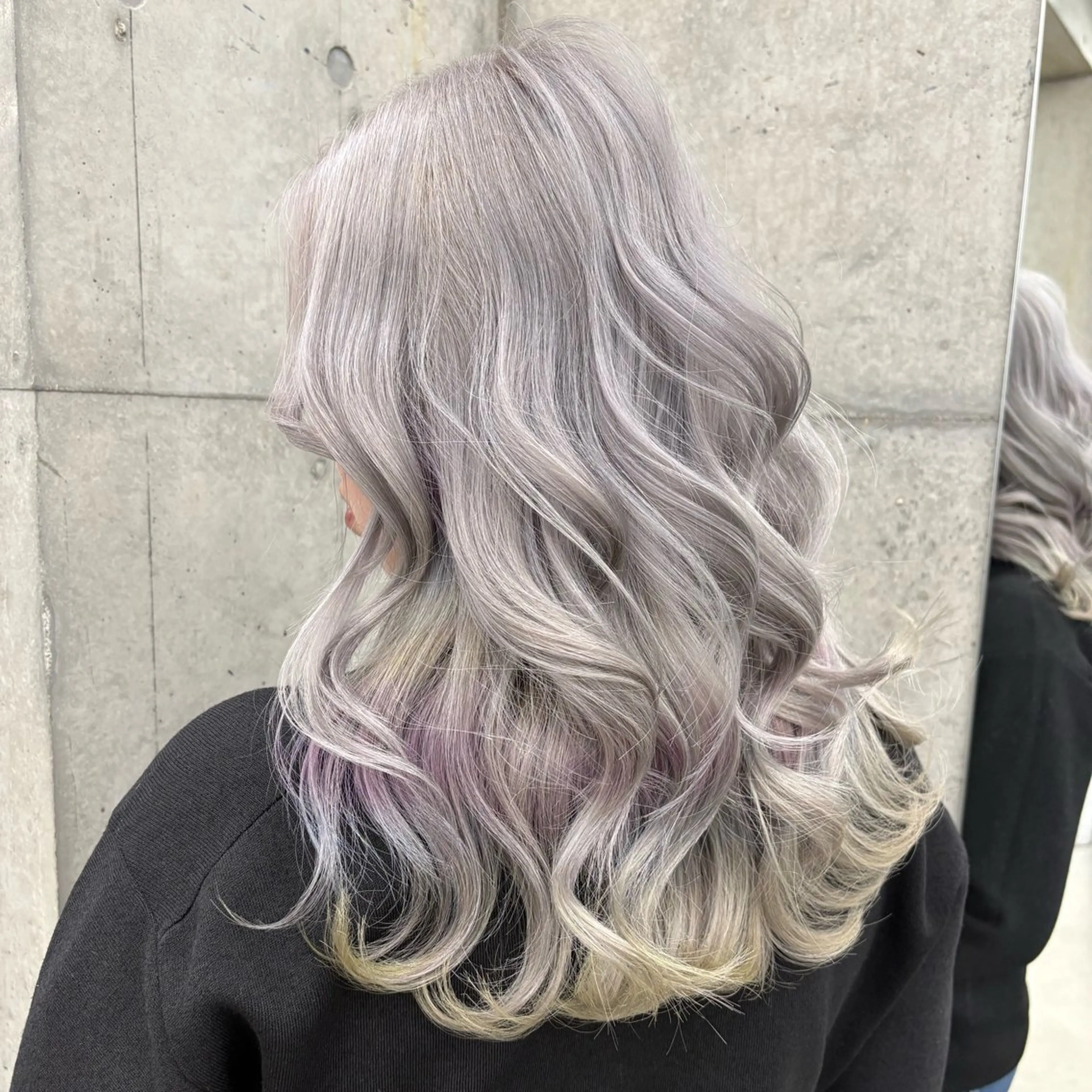ロング ヘアカラー 福田 彩心のヘアスタイル