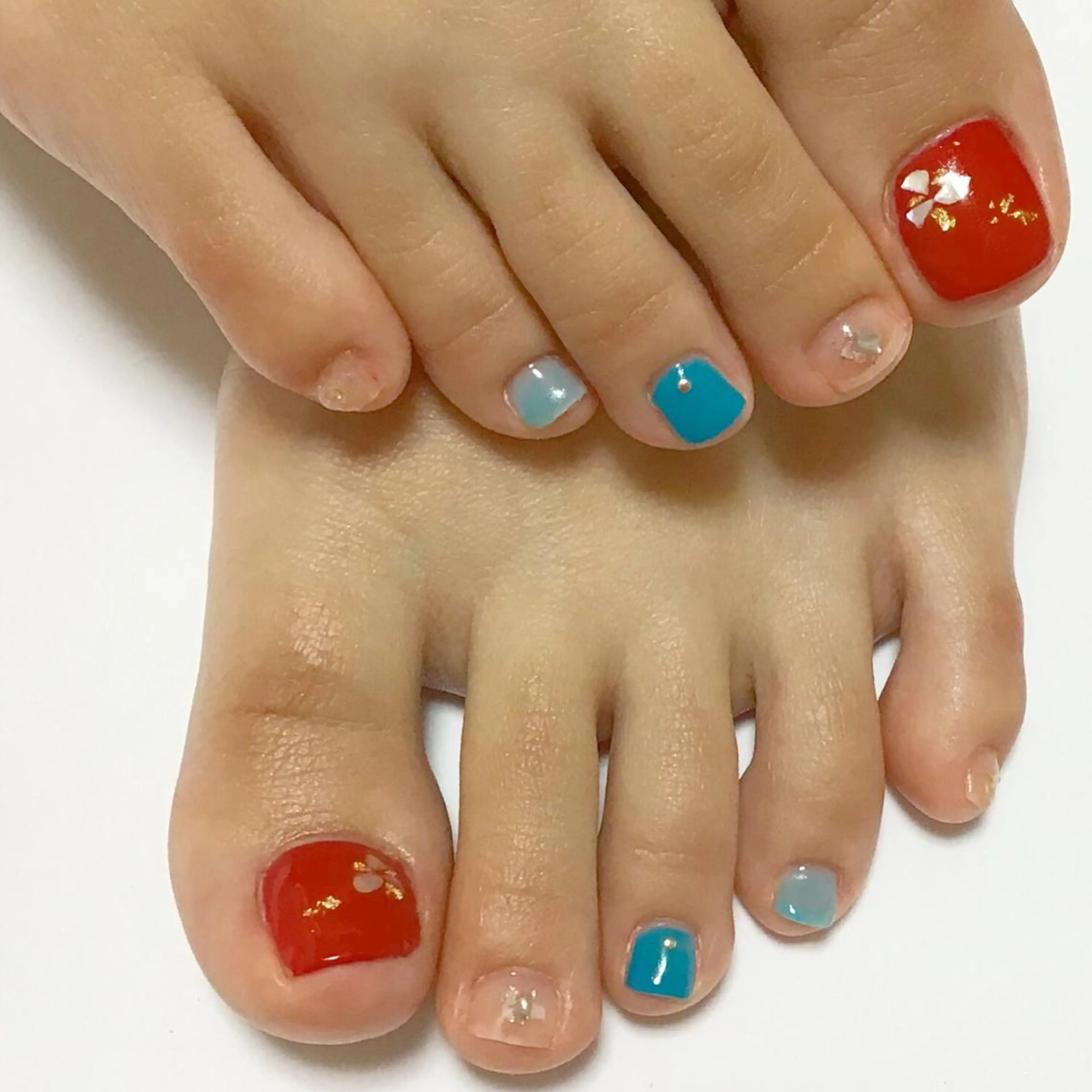 ネイル クリアネイル 赤色 フットネイル gui amichanのネイルデザイン