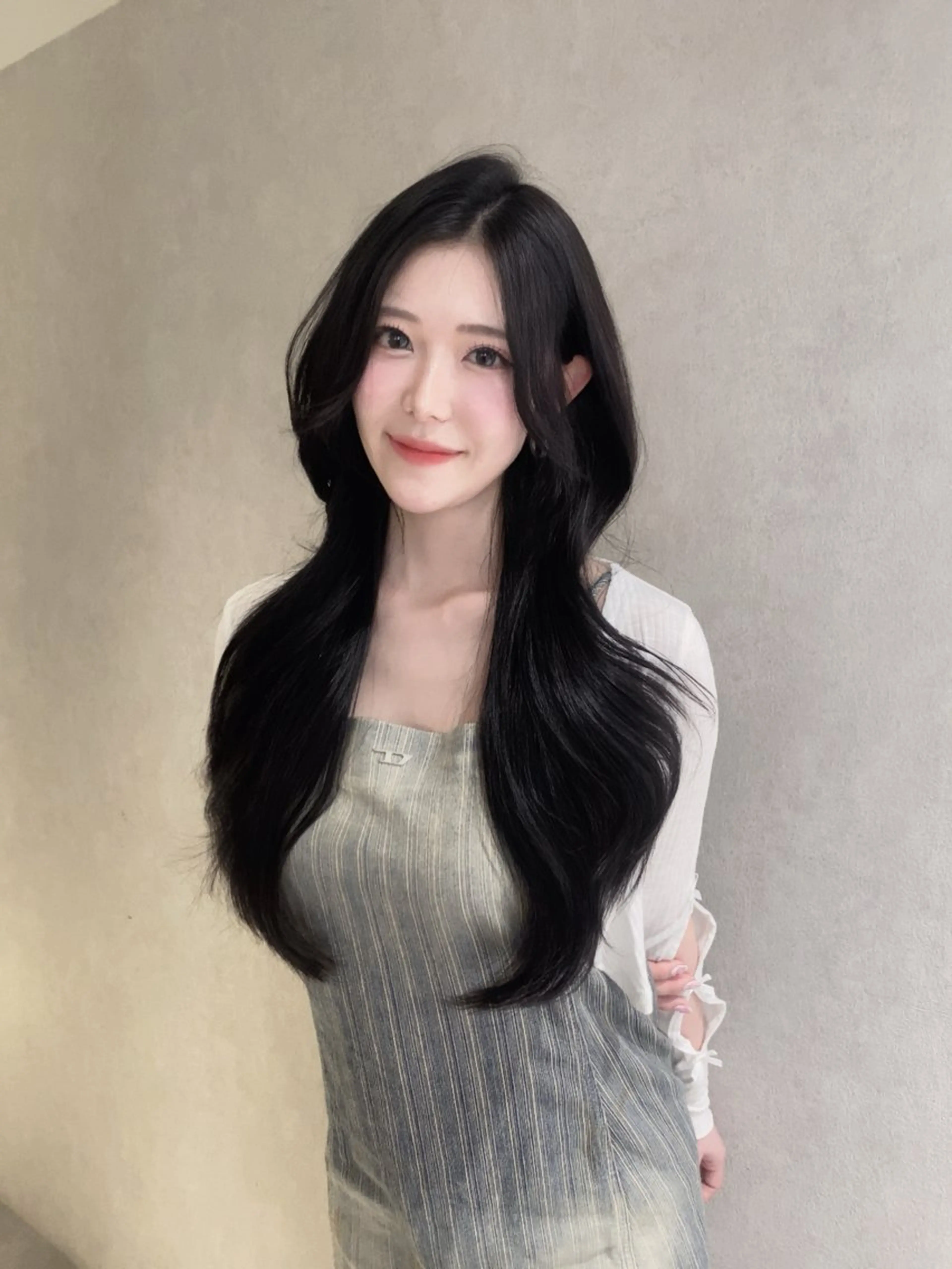 ロング くびれヘア 顔まわりレイヤー 顔周りカット ヨシンモリ 韓国風ヘア 葵 韓国オタク美容師 レイヤーカットのヘアスタイル