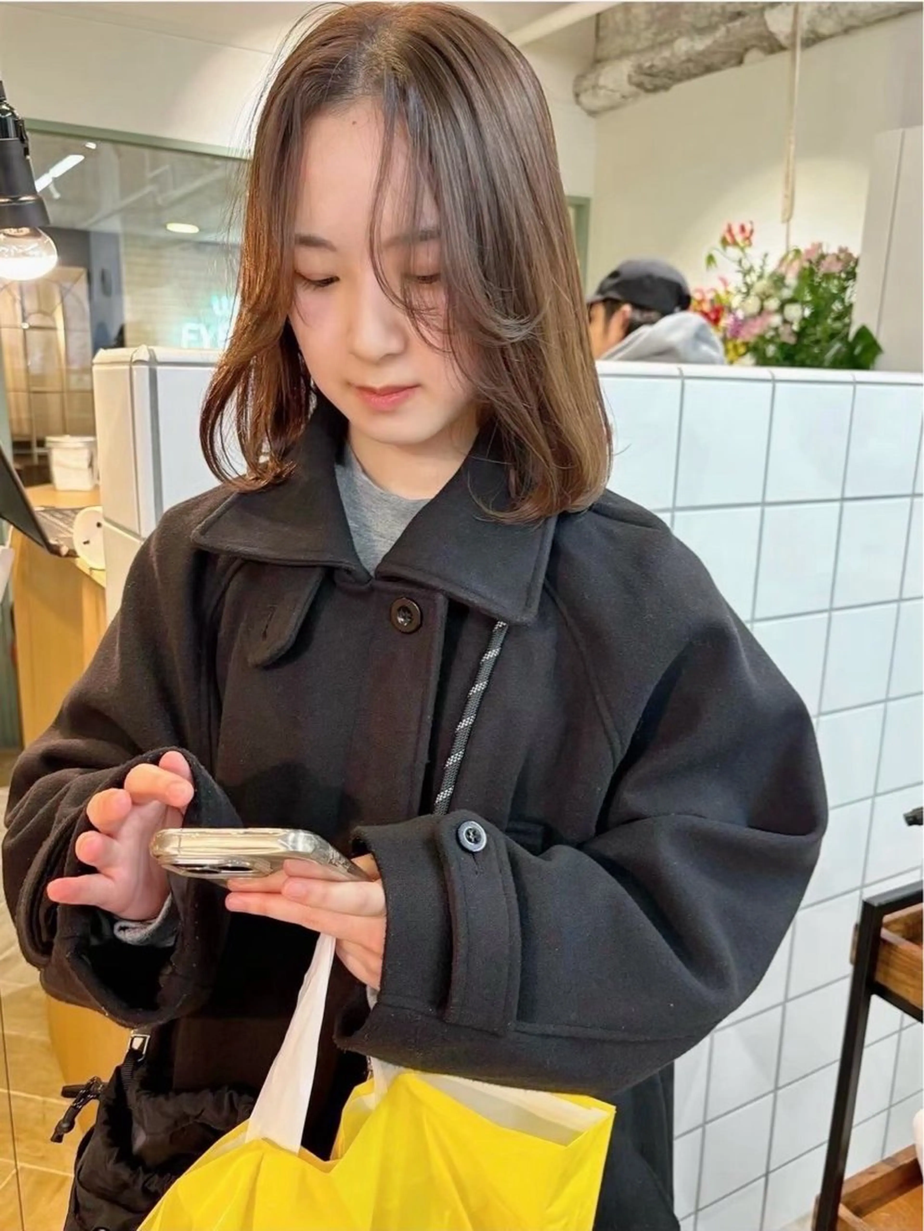 ミディアム 草野ゆずき⌇縮毛矯正 ⌇Wカラー⌇レイヤーのヘアスタイル