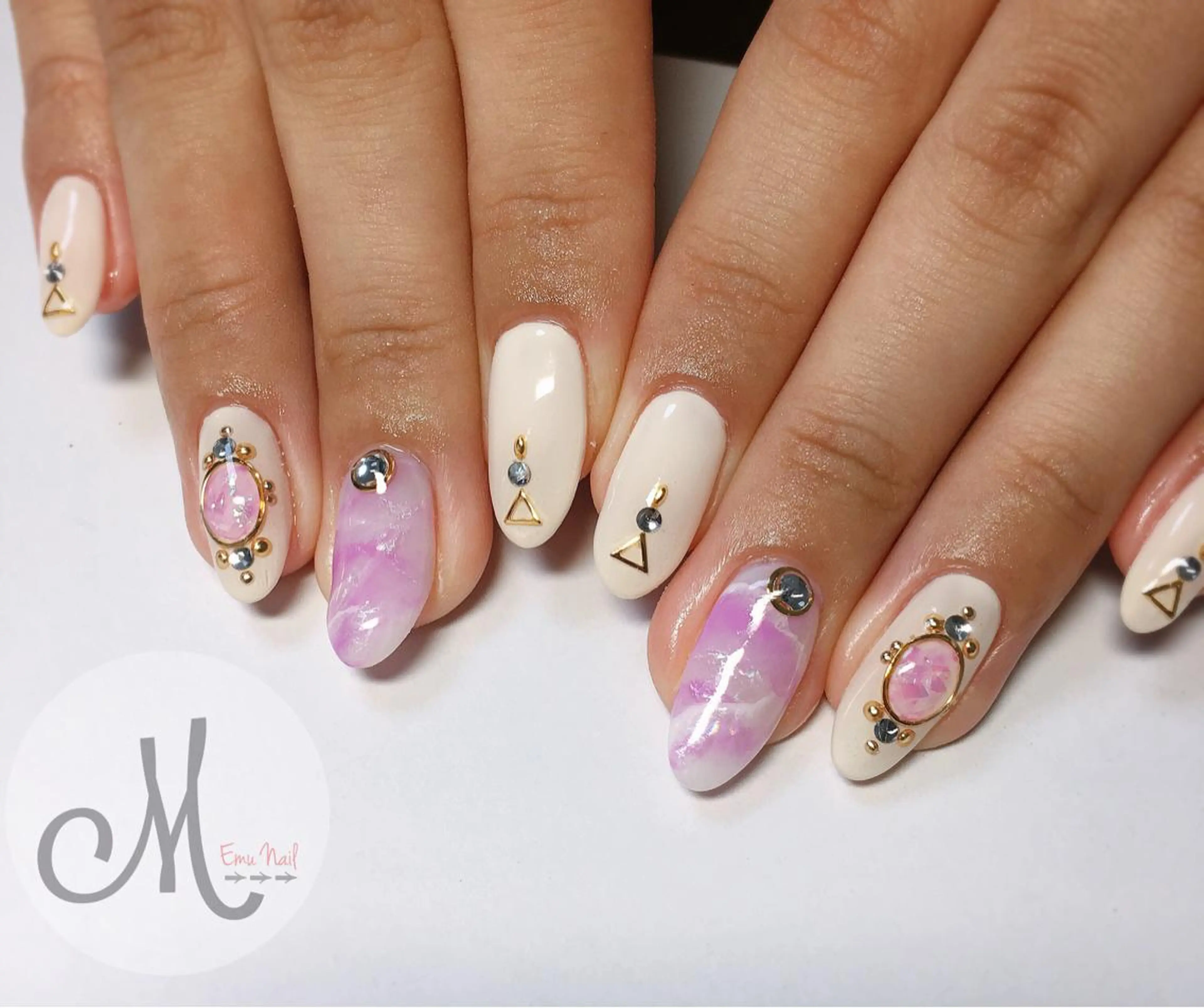 ネイル ハンドネイル Emu Nailのネイルデザイン