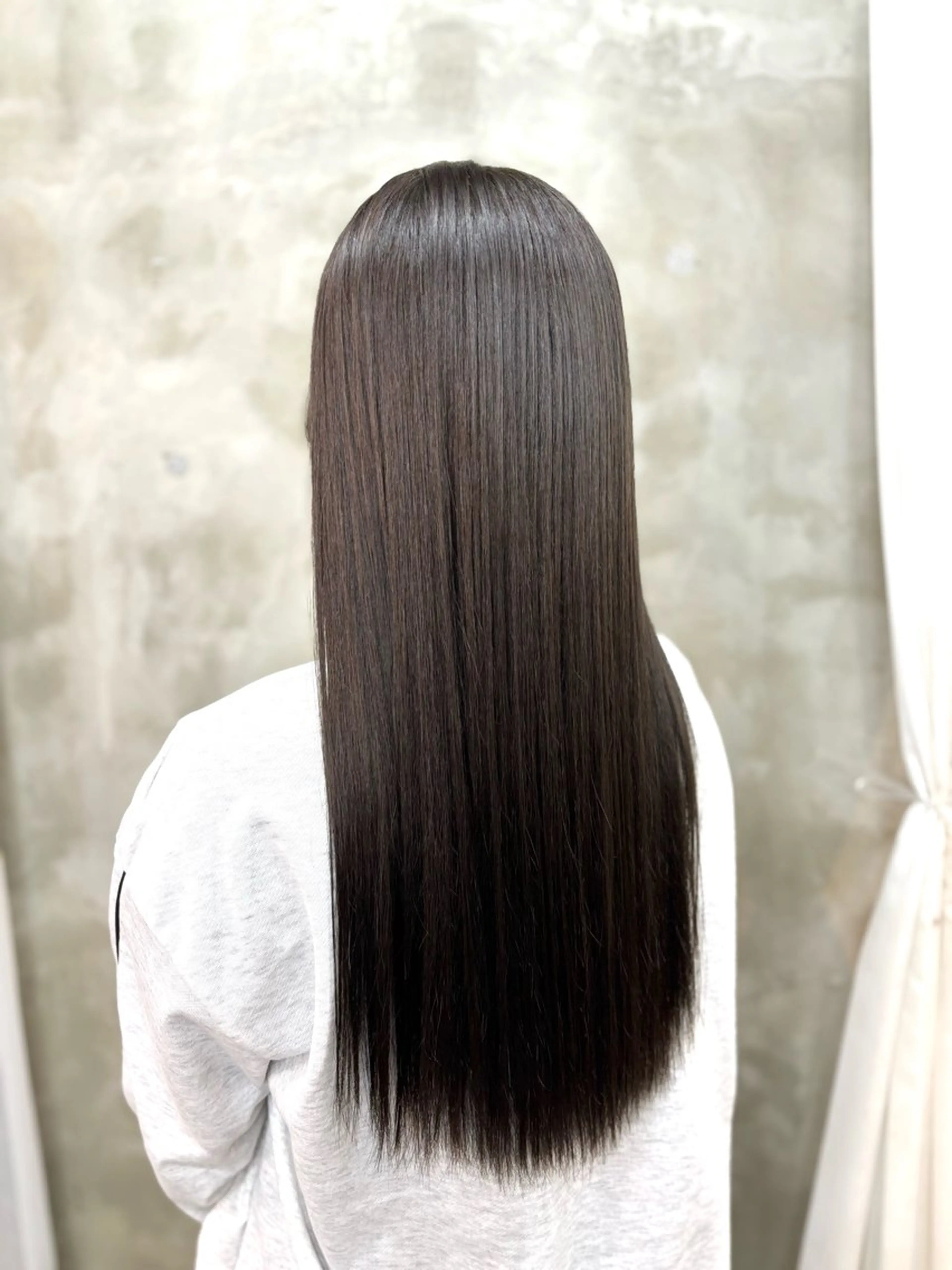 ロング カラー アッシュ オリーブアッシュ ヘアカラー トリートメント 艶髪‎カラー🤍 RIKAのヘアスタイル