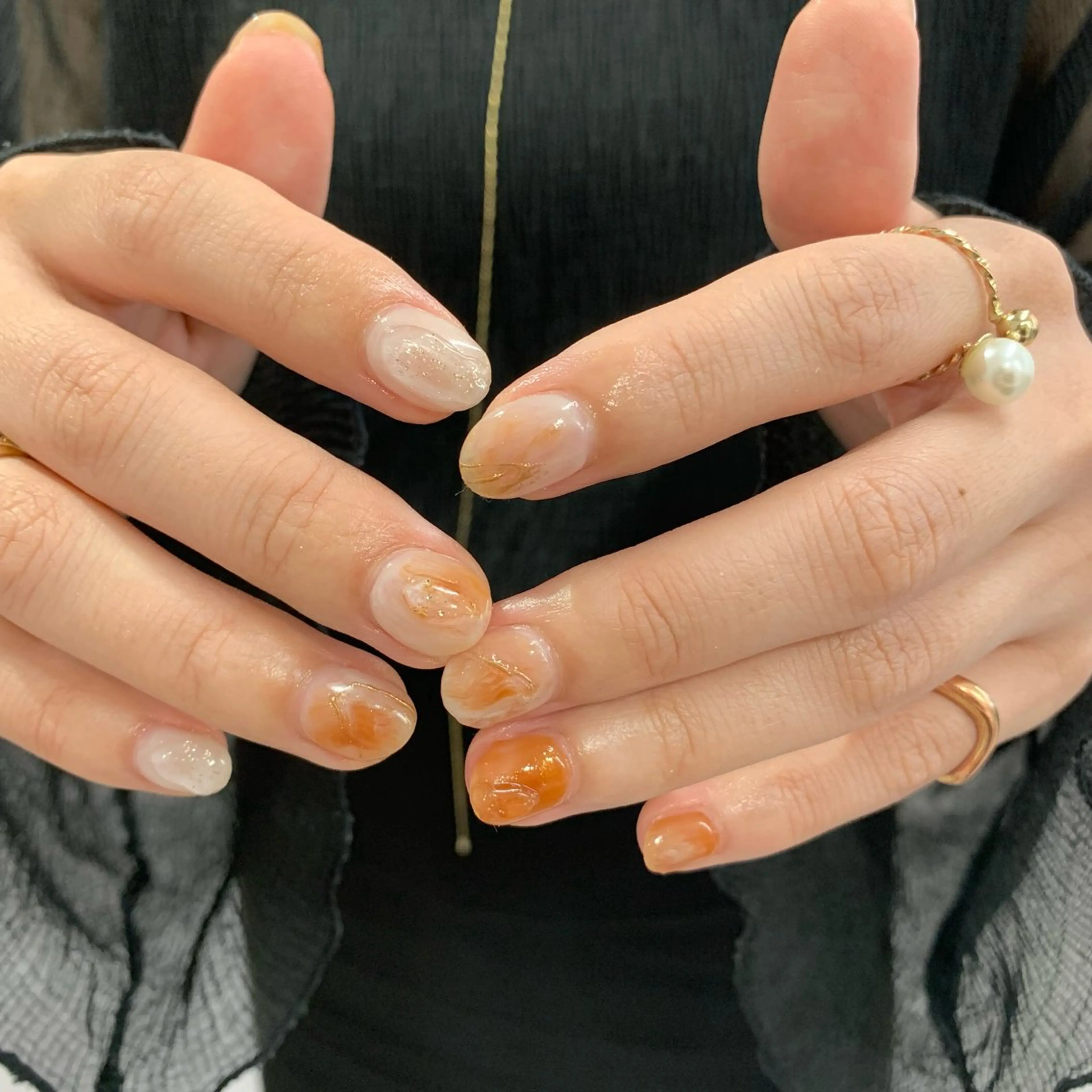 ネイル ブラウン マキノ ユイのネイルデザイン