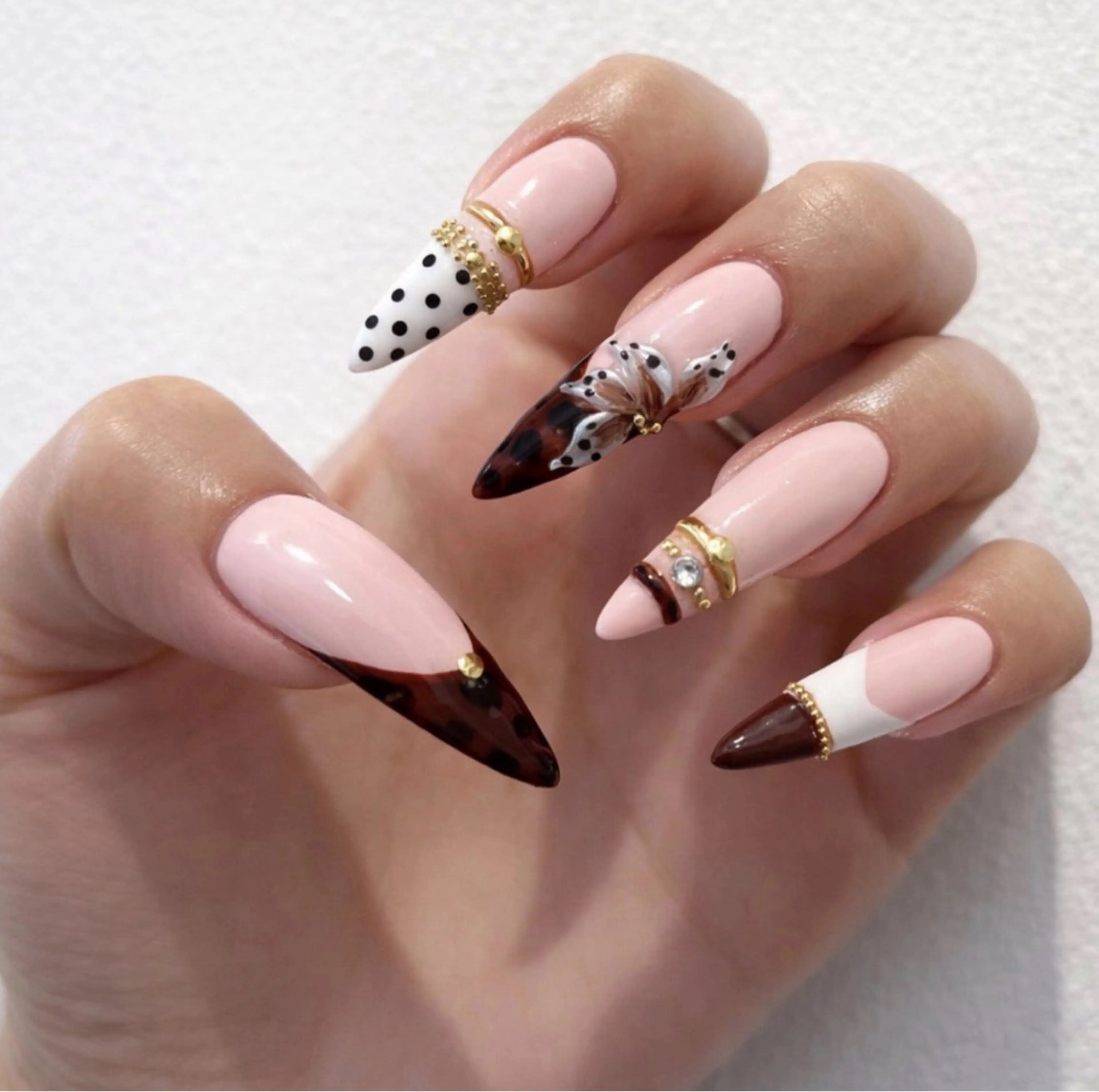 ネイル 長さ出し フレンチネイル 韓国ネイル レース マグネットネイル 高橋 ユキのネイルデザイン