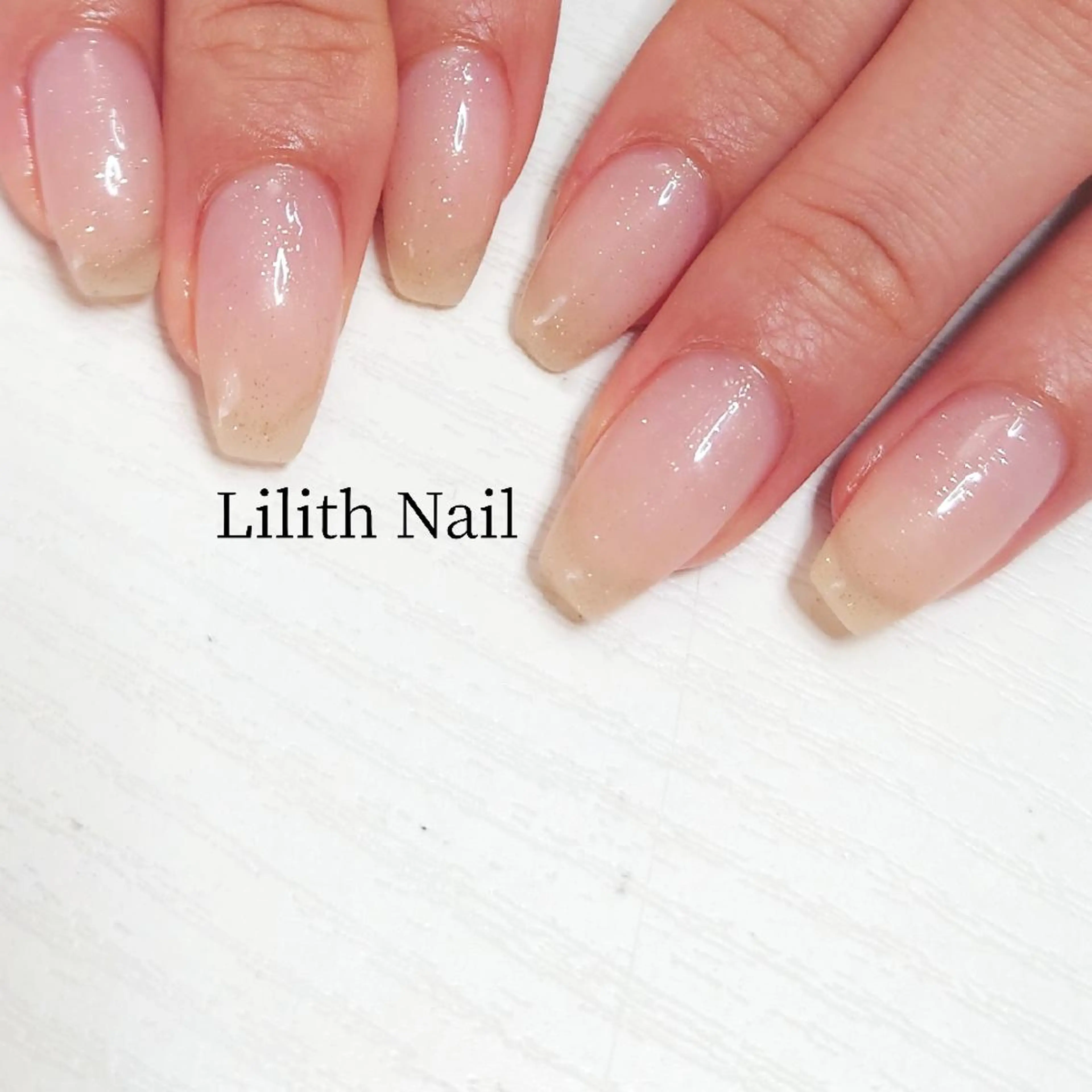 ネイル キラキラネイル ワンカラーネイル シンプルネイル スクエアネイル ハンドネイル Lilith Nailのネイルデザイン