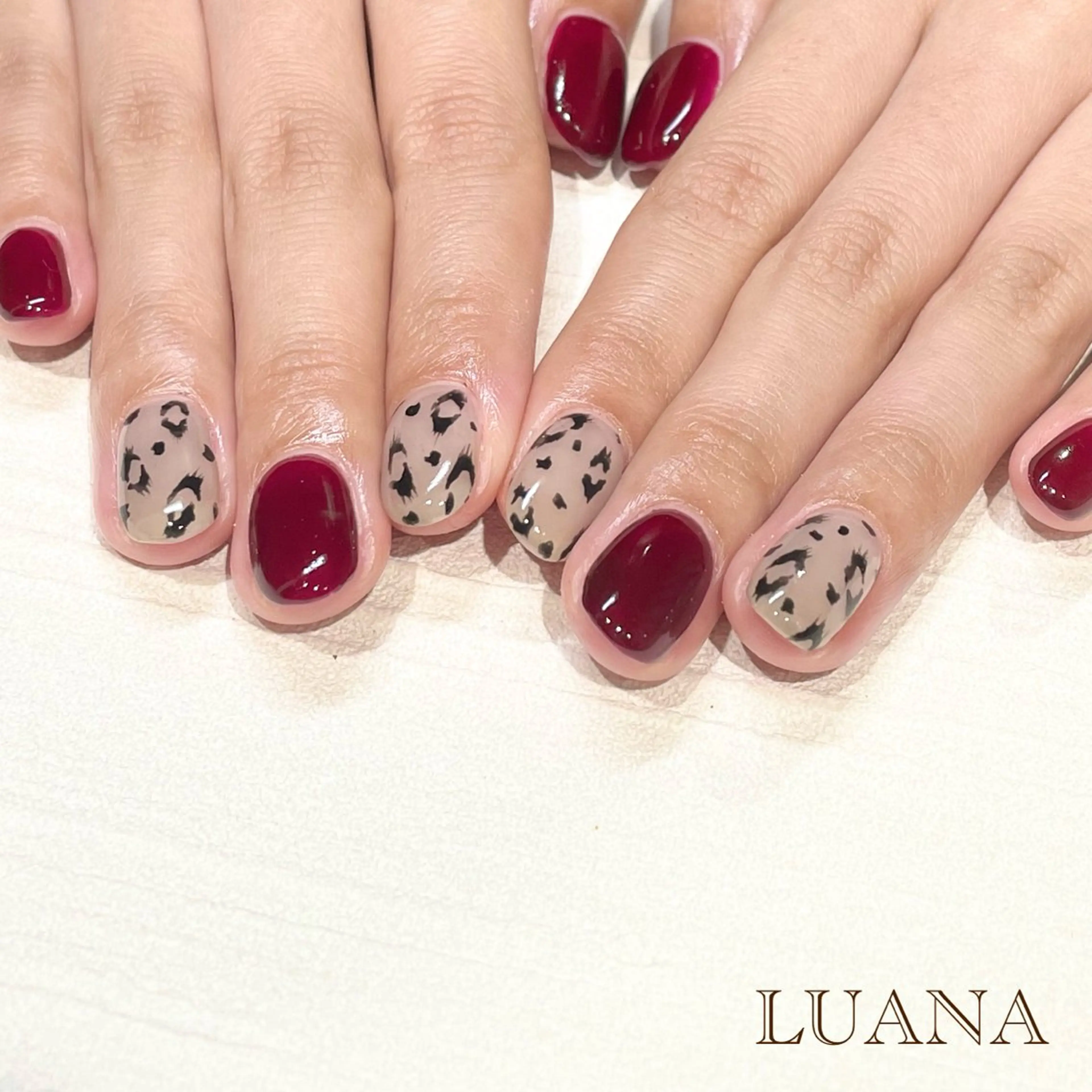 ミディアム LUANA 〜Eyelash&Nail〜所属・長崎 真帆のネイルデザイン