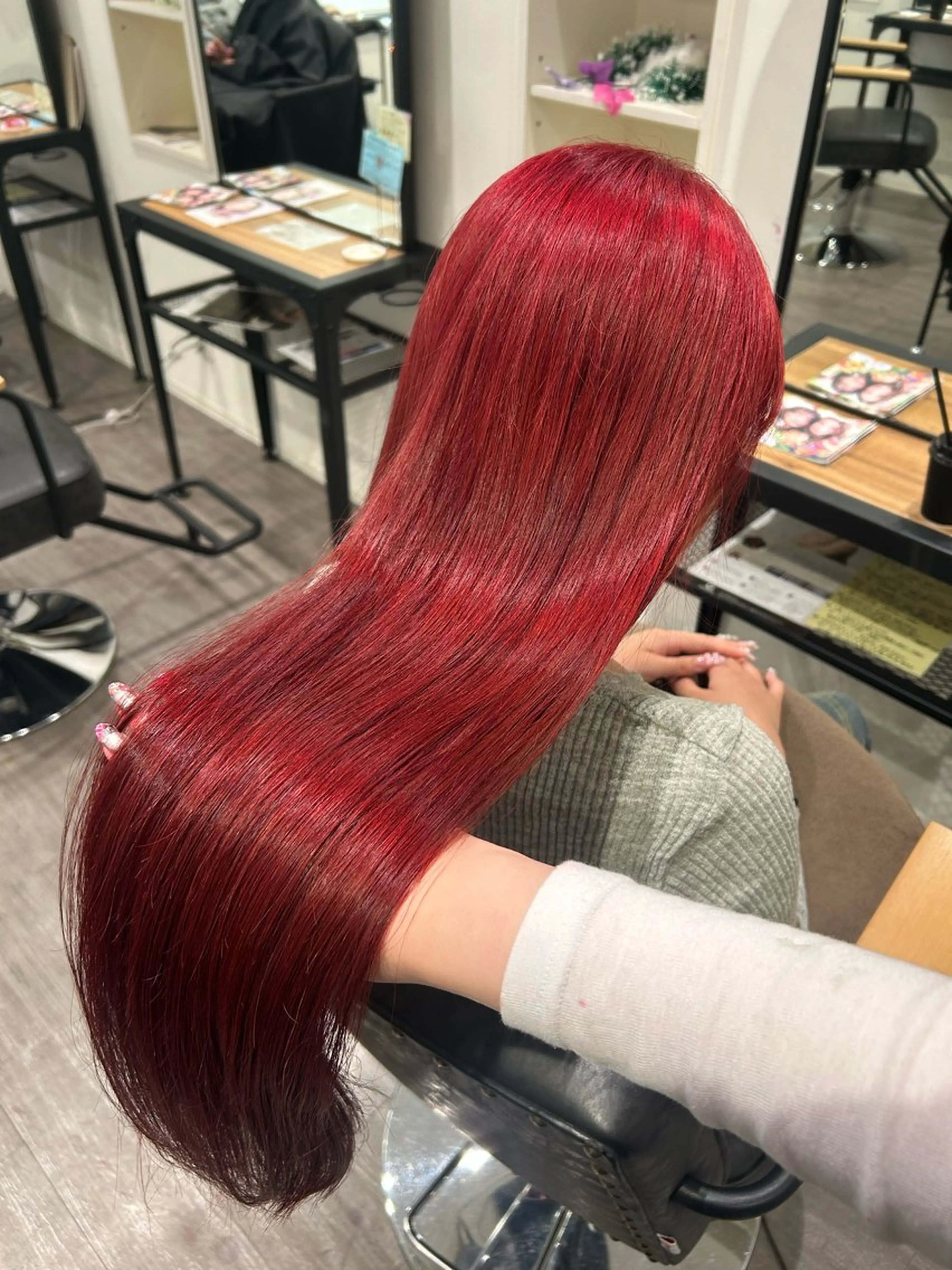 ロング カラー レッドカラー ヘアカラー トリートメント cocotte 💟草間紫音💟のヘアスタイル