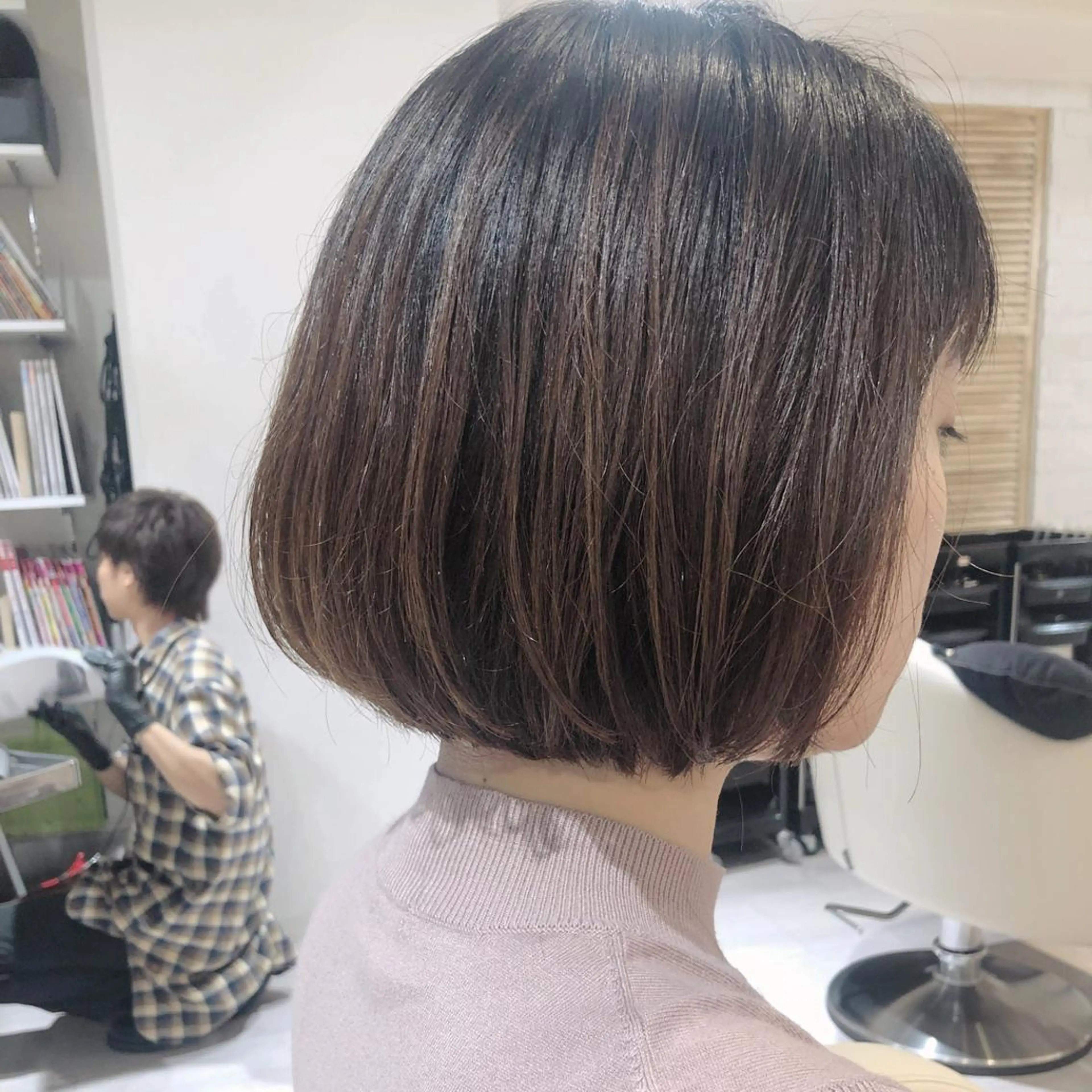 ショート ボブ SALOWIN横浜所属・ﾚｲﾔｰ.ﾍｱｾｯﾄ 🤍宮本しおりのヘアスタイル