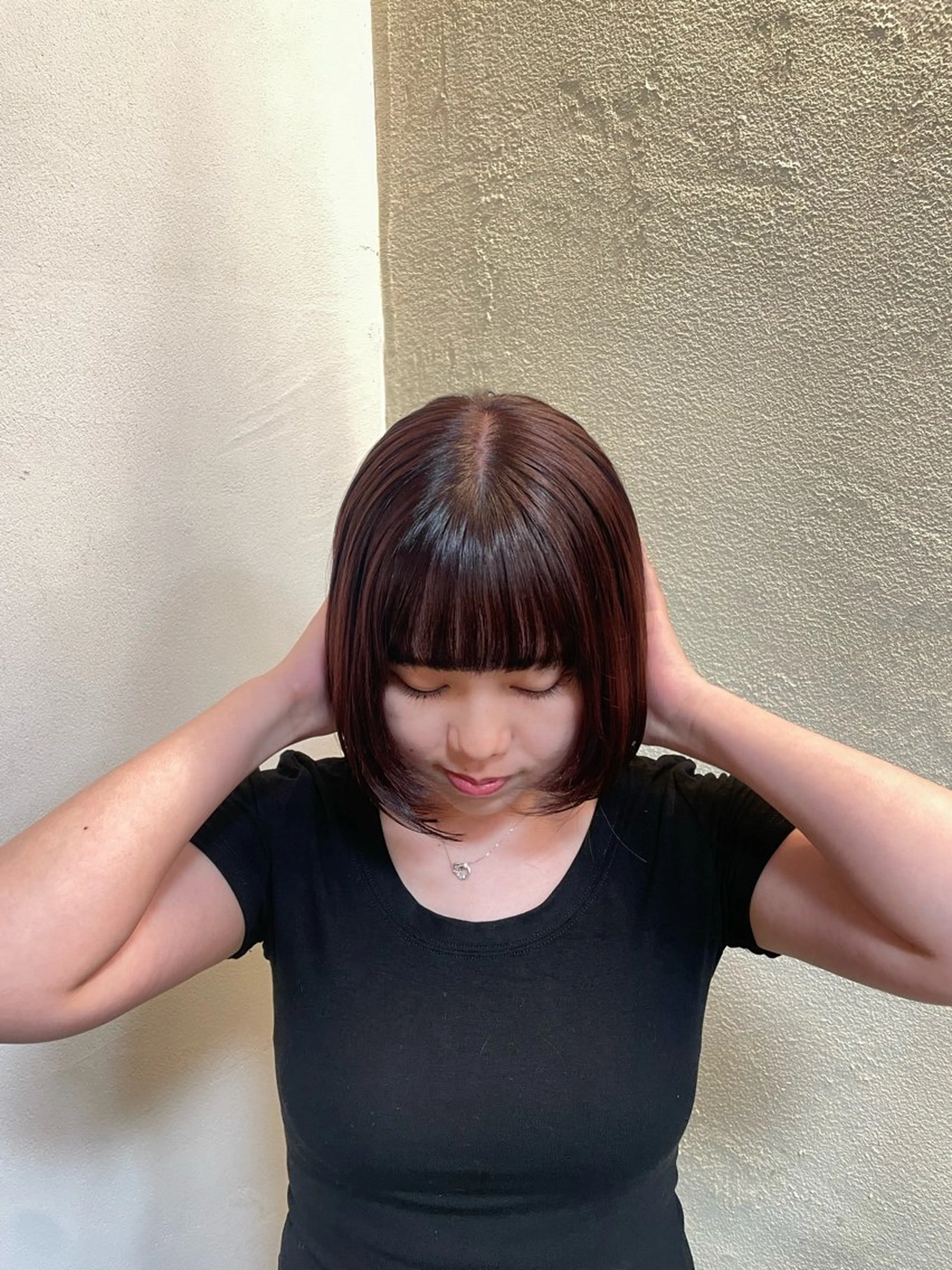 ミディアム ボブ カット ヘアカラー 大庭 萌瑚のヘアスタイル