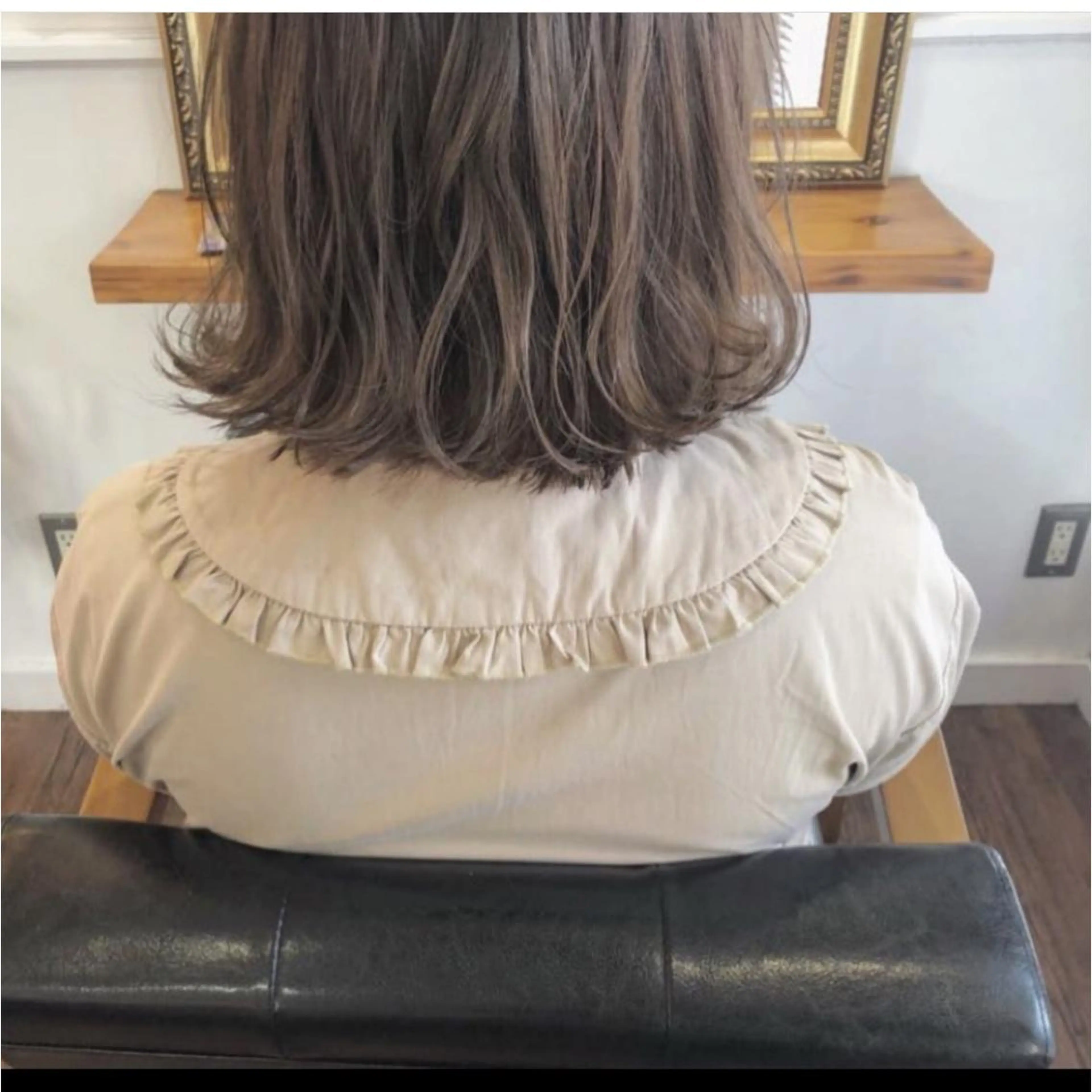 ショート カラー グレージュ ミルクティーグレージュ ボブ カット ヘアカラー トリートメント 江原 彩華のヘアスタイル