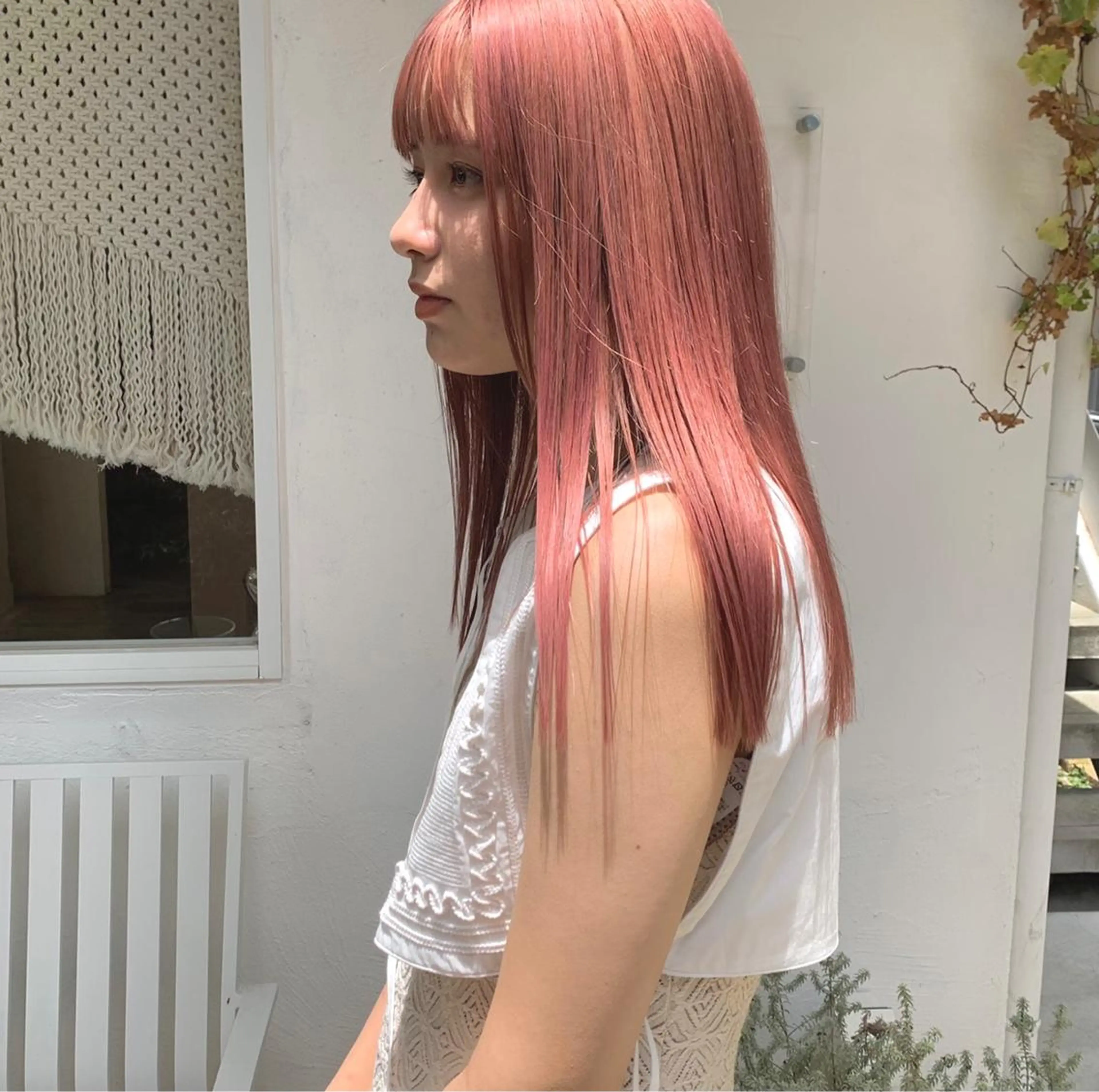 セミロング カラー ブリーチカラーが人気 onnuのヘアスタイル