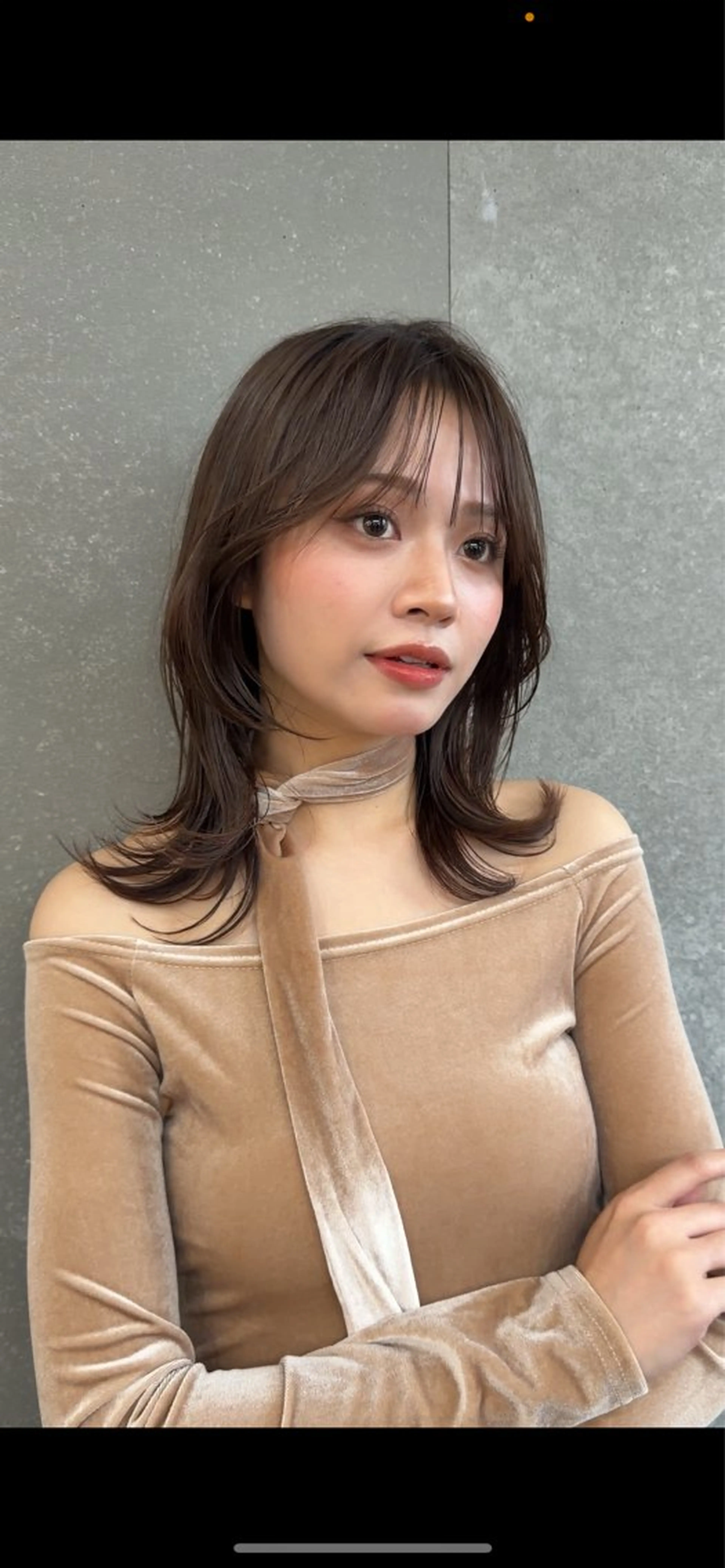 ミディアム くびれヘア レイヤーカット カット トリートメント ヘアセット 透明感ヘアカラー chiharuのヘアスタイル