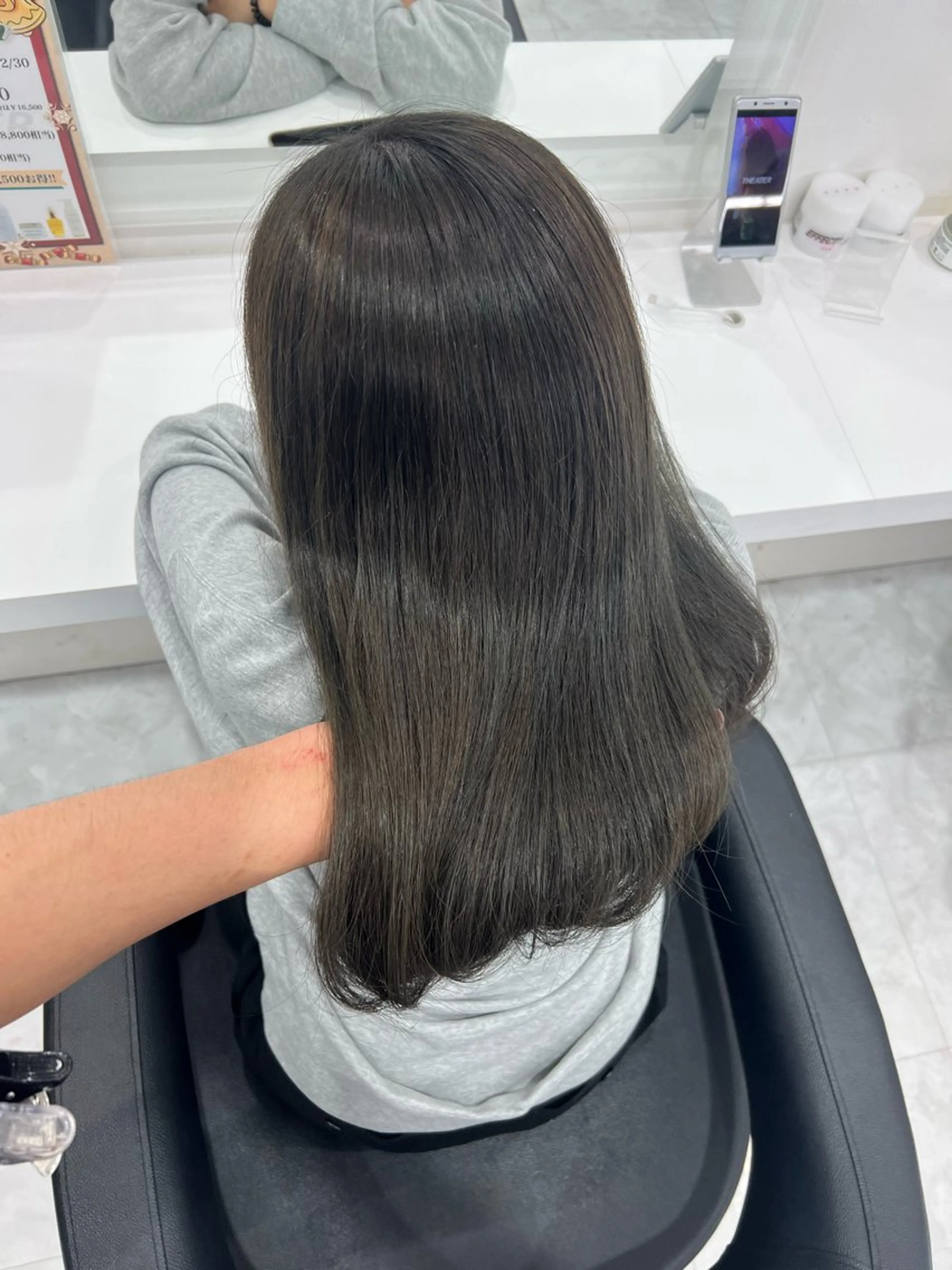 セミロング カラー 透明感カラー🫧 レイヤーカットのヘアスタイル