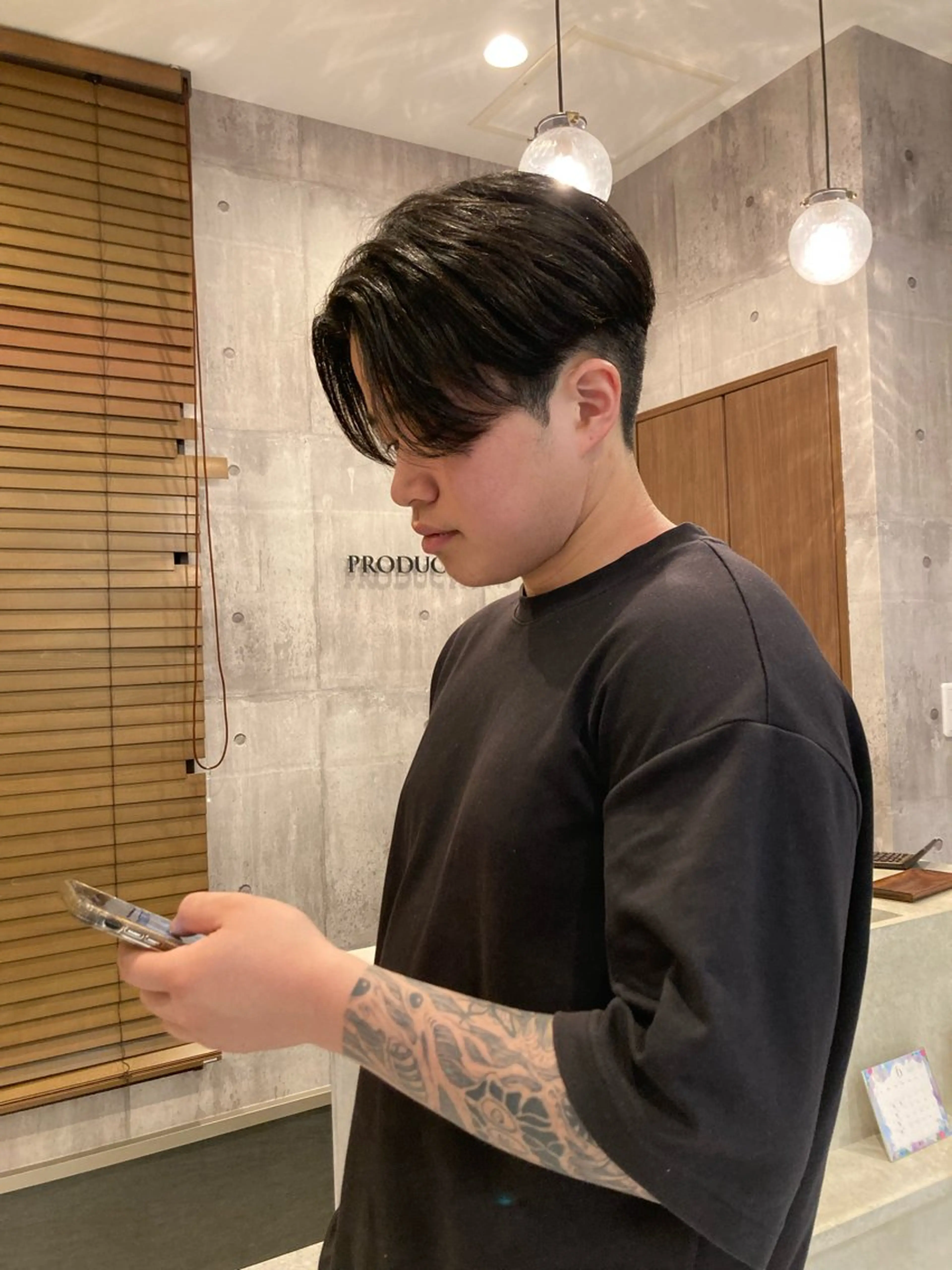 メンズ センターパート ハマノ ミユのヘアスタイル