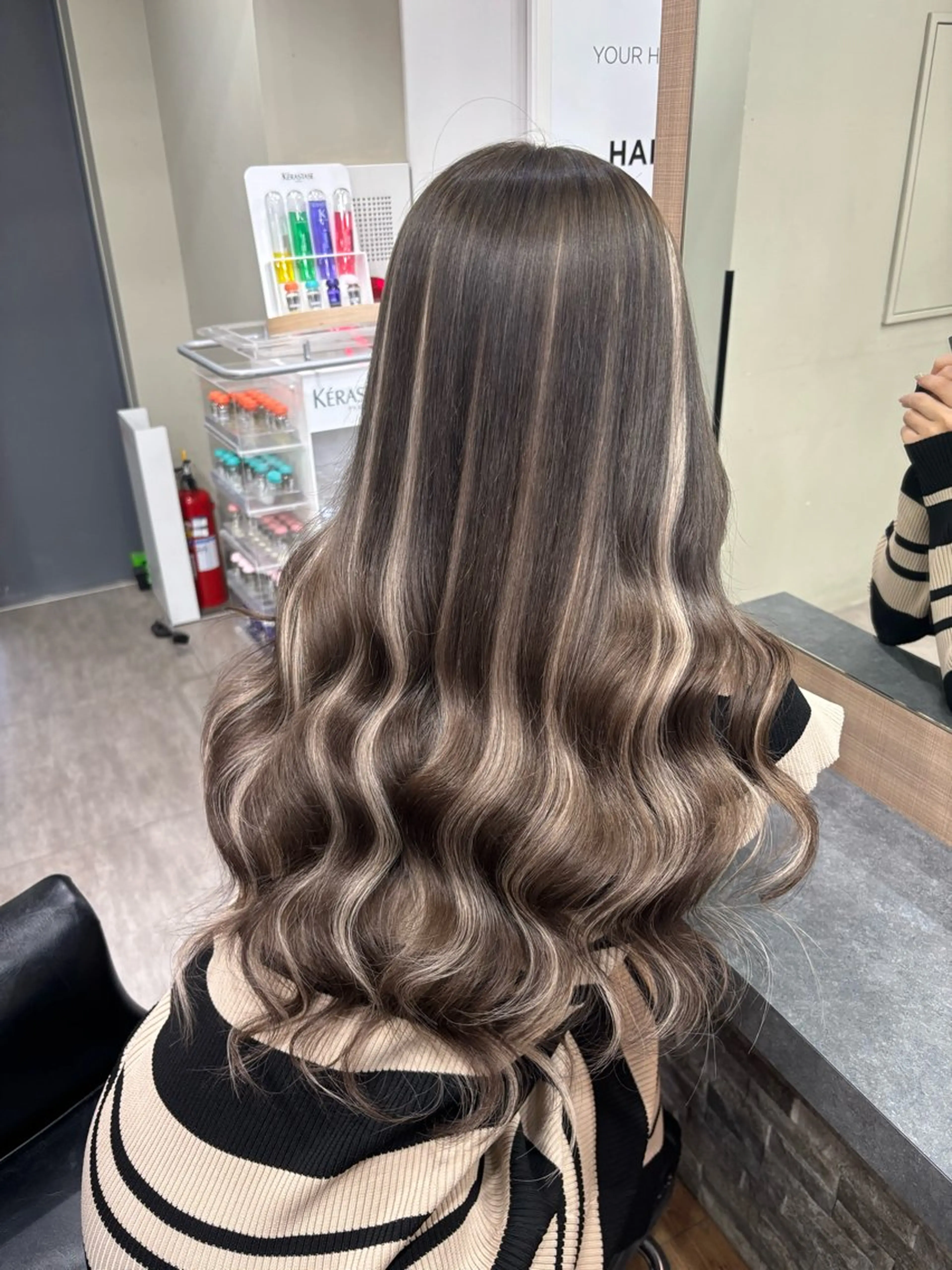 ロング カラー ブリーチ ケアブリーチ グレージュ ハイライトカラー エクステ カット ヘアカラー トリートメント エクステ 横浜/エクステ特化× 艶カラー/あいかのヘアスタイル