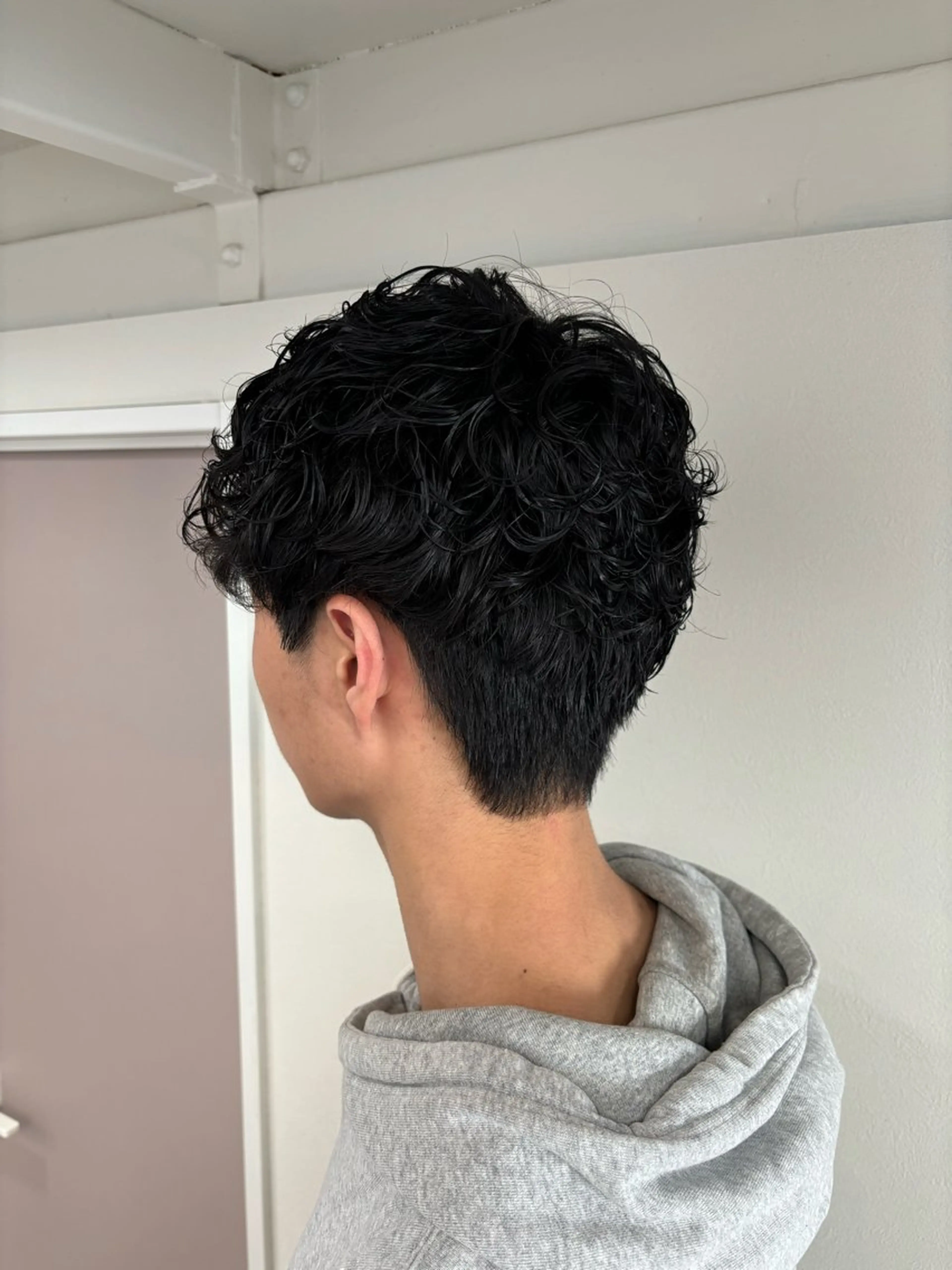 ショート パーマ メンズ メンズパーマ スパイラルパーマ 🩵izu 🩵のヘアスタイル