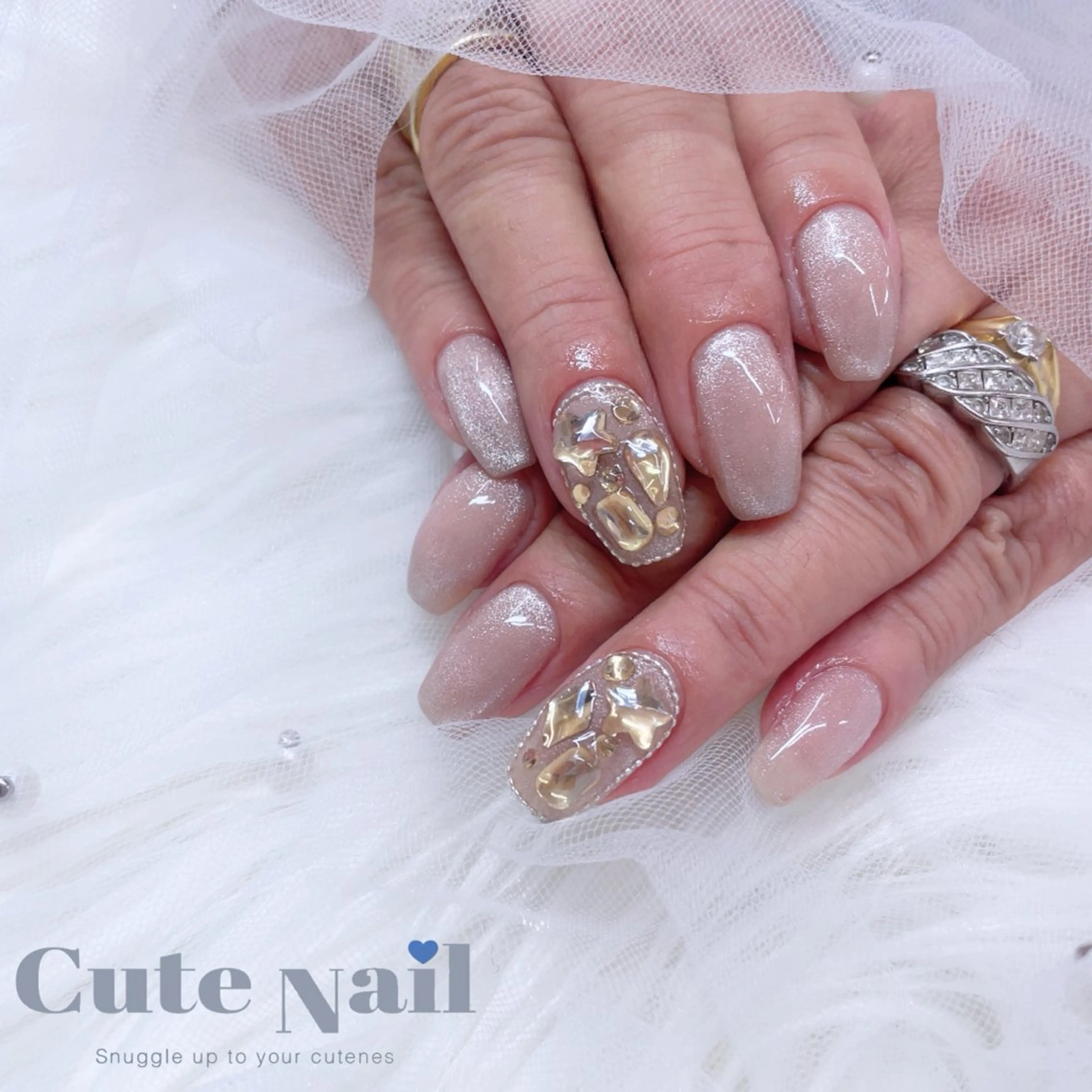 ネイル ️🫧もこ 艶感ネイル🫧のネイルデザイン