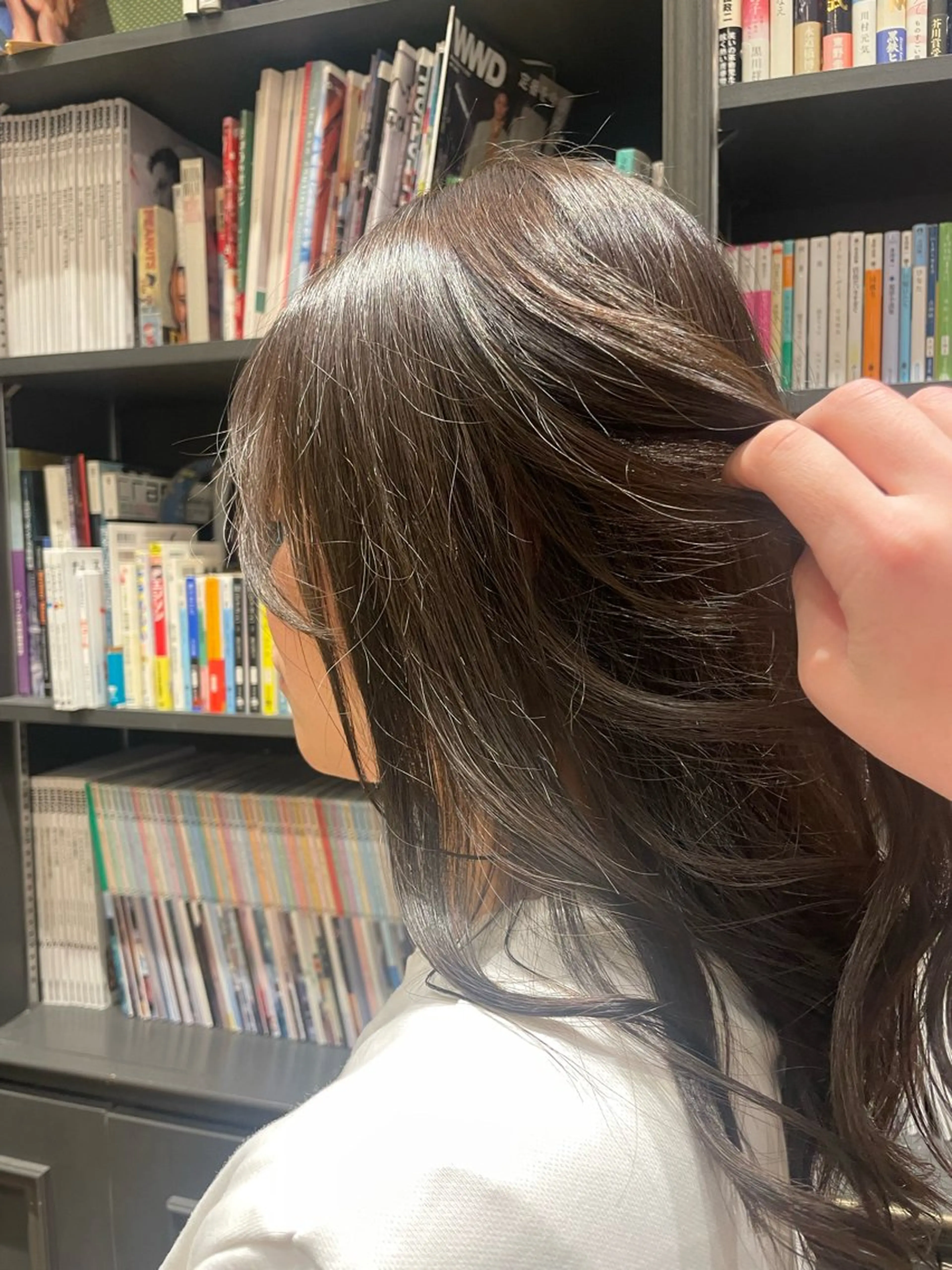 カラー Hiroka / NANAのヘアスタイル