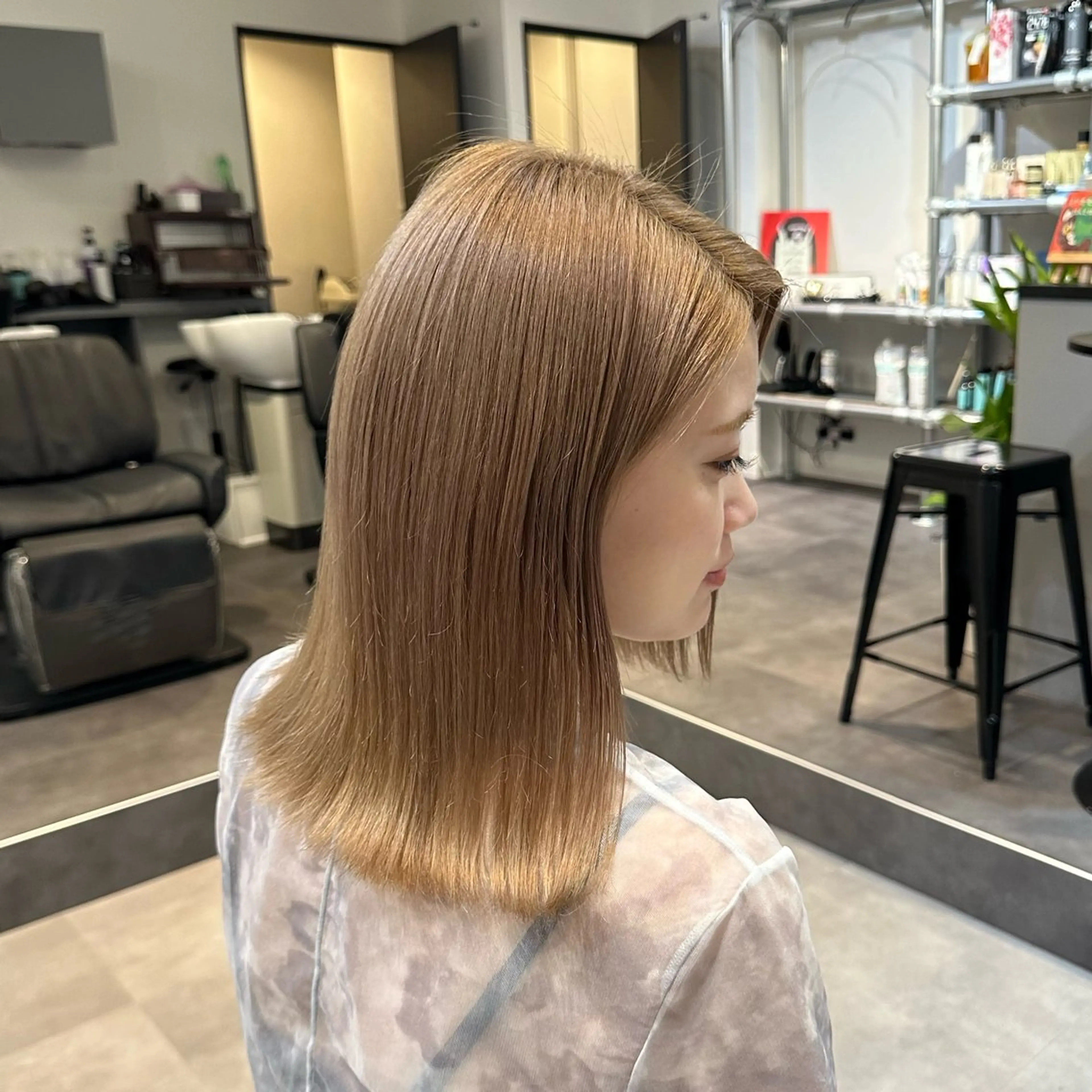 ミディアム カラー ヘアカラー トリートメント ﾚｲﾔｰ/ﾊｲﾄｰﾝ WAKANAのヘアスタイル