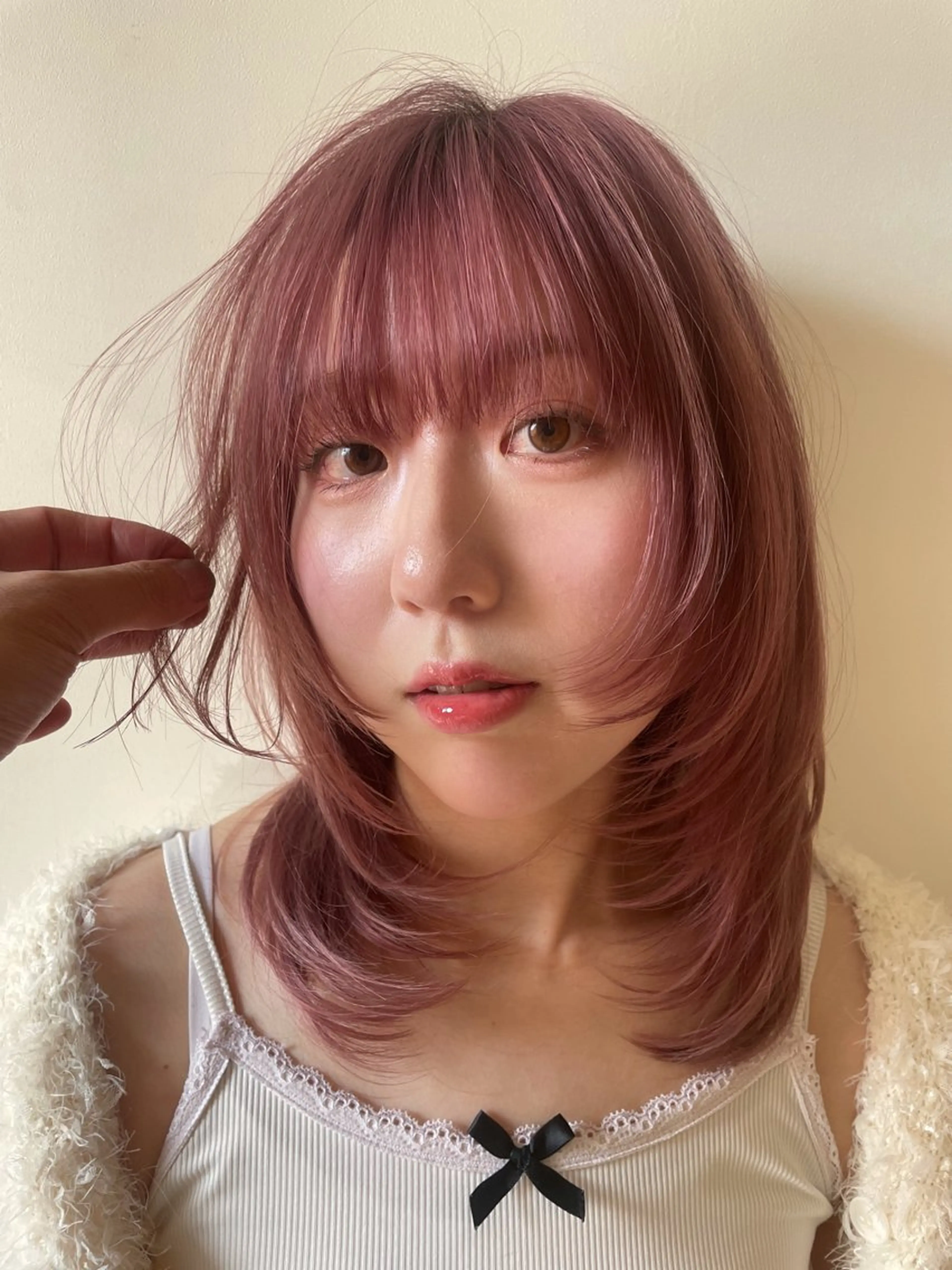 ミディアム カラー ベージュカラー ピンクカラー ピンクベージュ レイヤーカット カット ヘアカラー トリートメント ひなた ブリーチ/渋谷のヘアスタイル