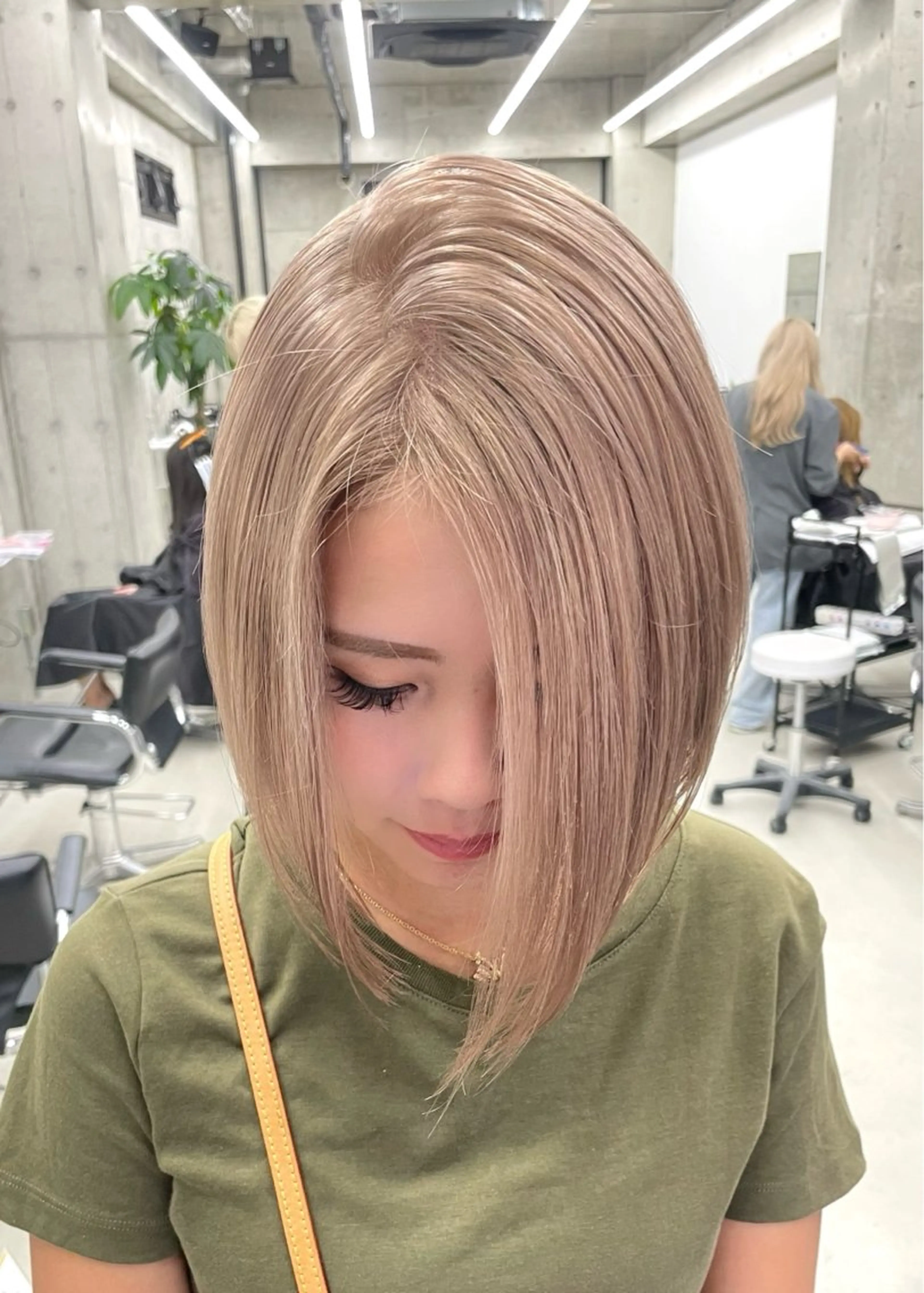 ミディアム カラー 齋藤 梨乃のヘアスタイル