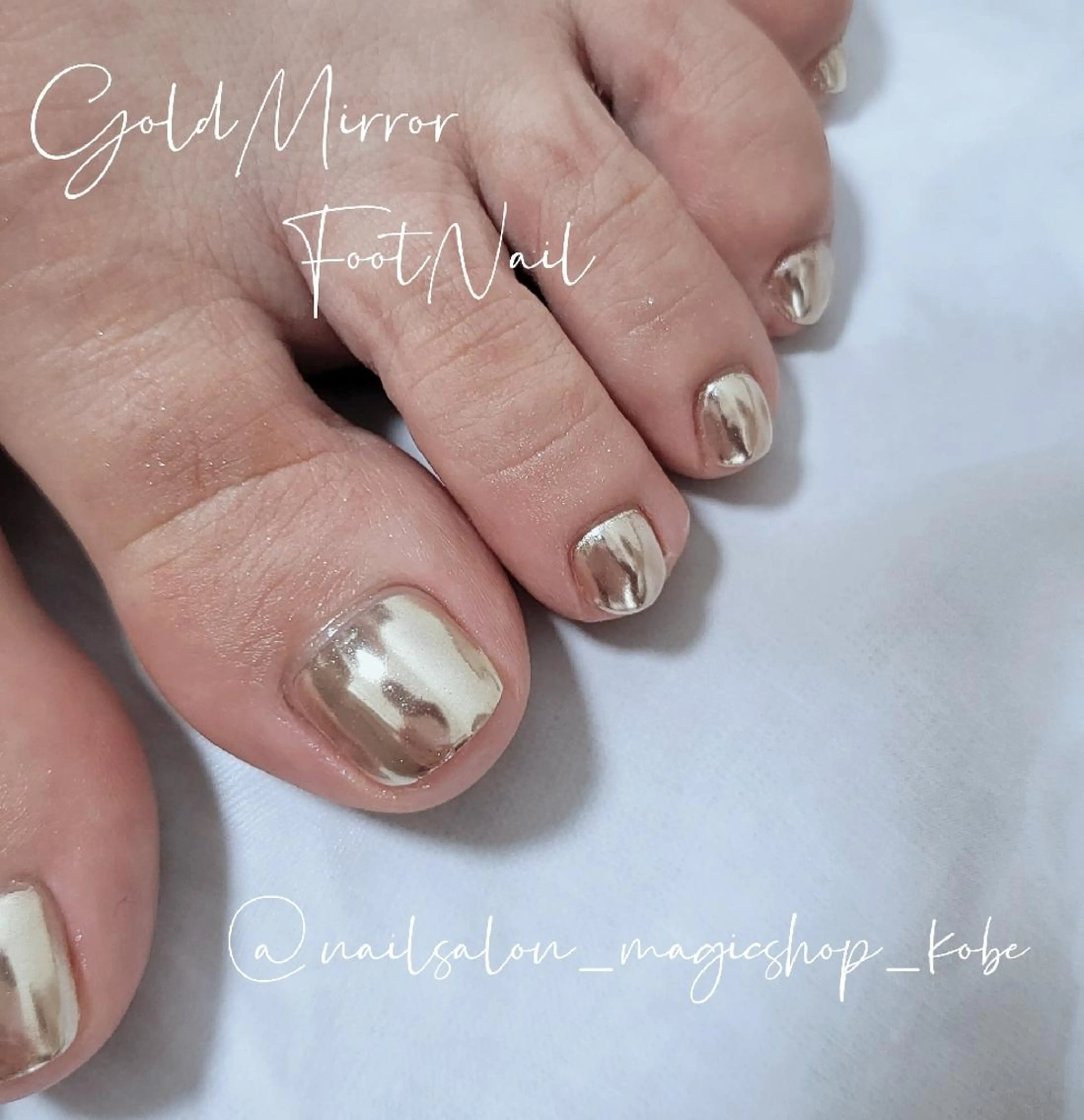 ネイル フットネイル ジェルネイル ゴールド ミラーネイル シルバー フットネイル Nailsalon MagicShopのネイルデザイン