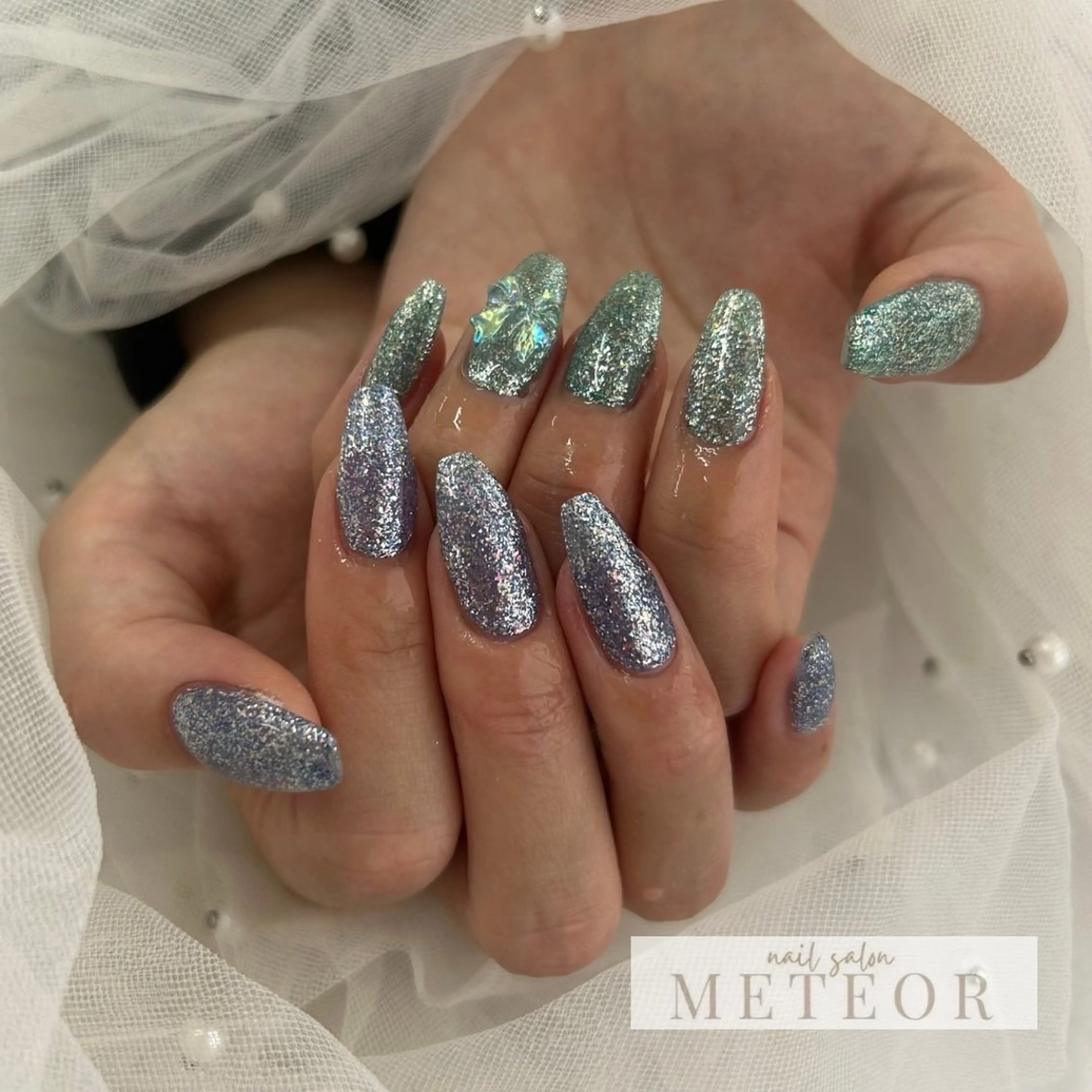 ネイル キラキラネイル 春ネイル 夏ネイル ハンドネイル METEOR💫 staffのネイルデザイン