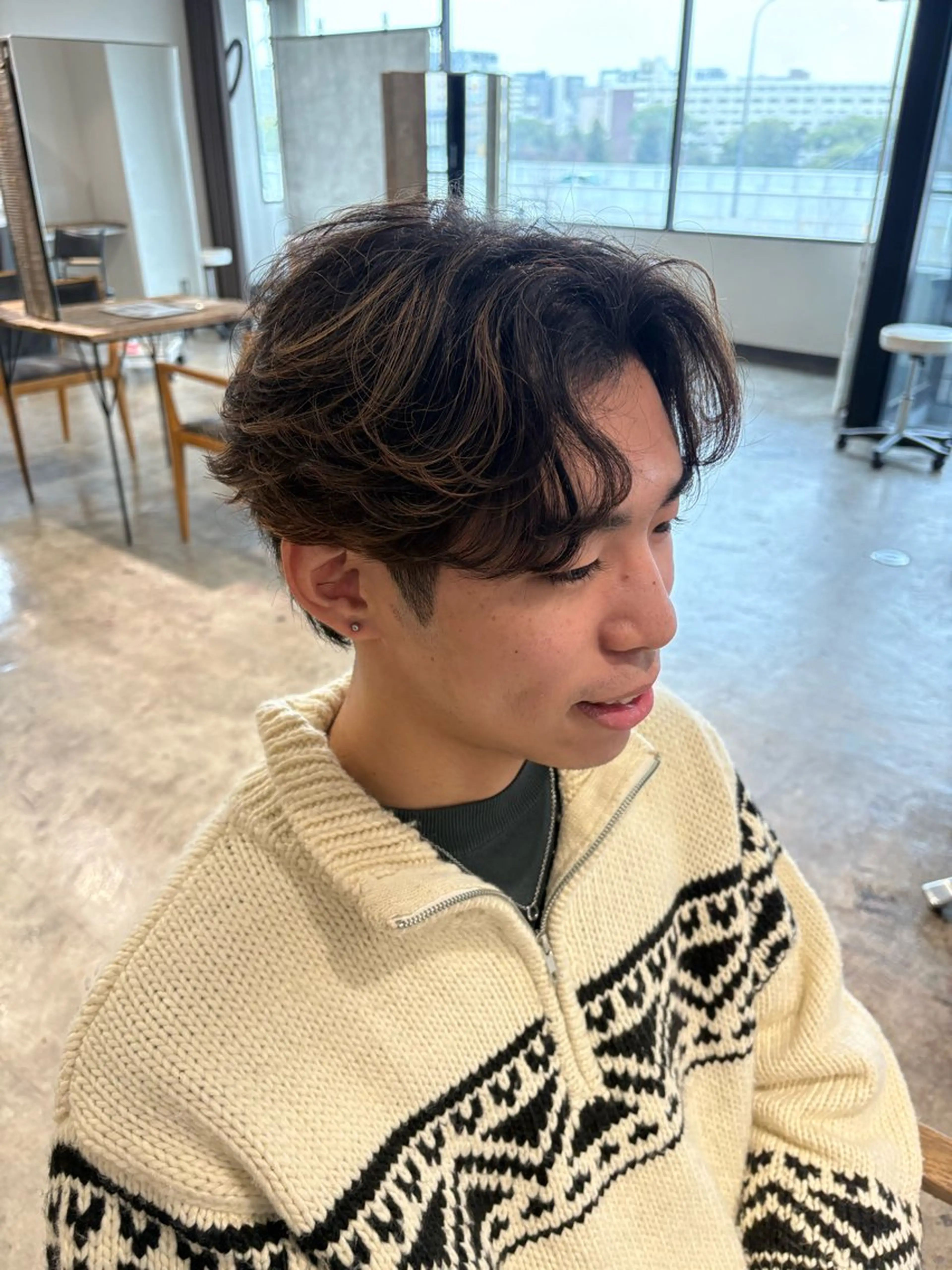 ショート パーマ メンズ センターパート ダウンパーマ フェザーパーマ カルマパーマ メンズ韓国風 カット become men's hair 名駅店所属・名駅/フェザーパーマ 韓国ヘア/森岡のヘアスタイル