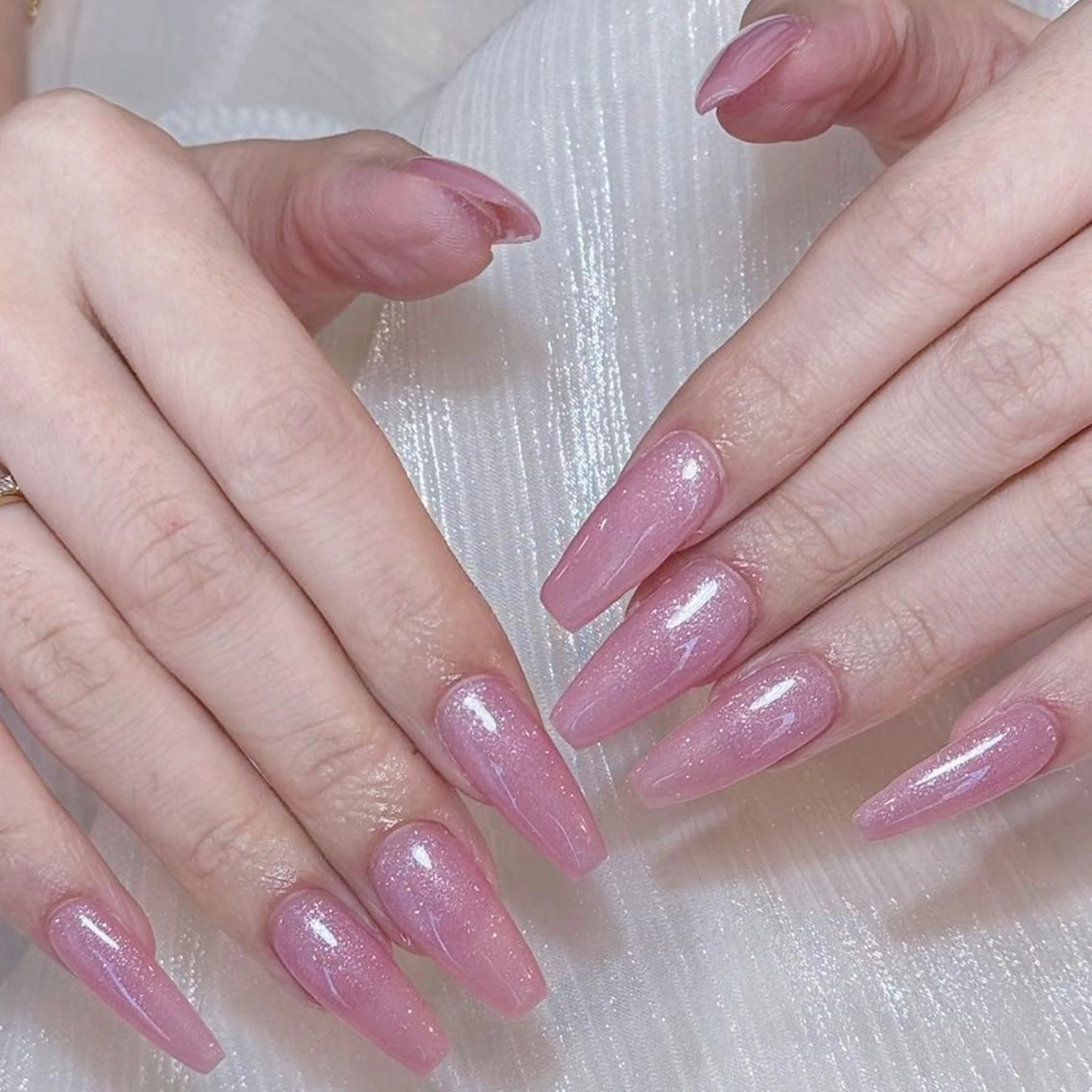 ネイル アートネイル オーロラネイル ガーリー キラキラネイル マグネットネイル リナ 💅のネイルデザイン