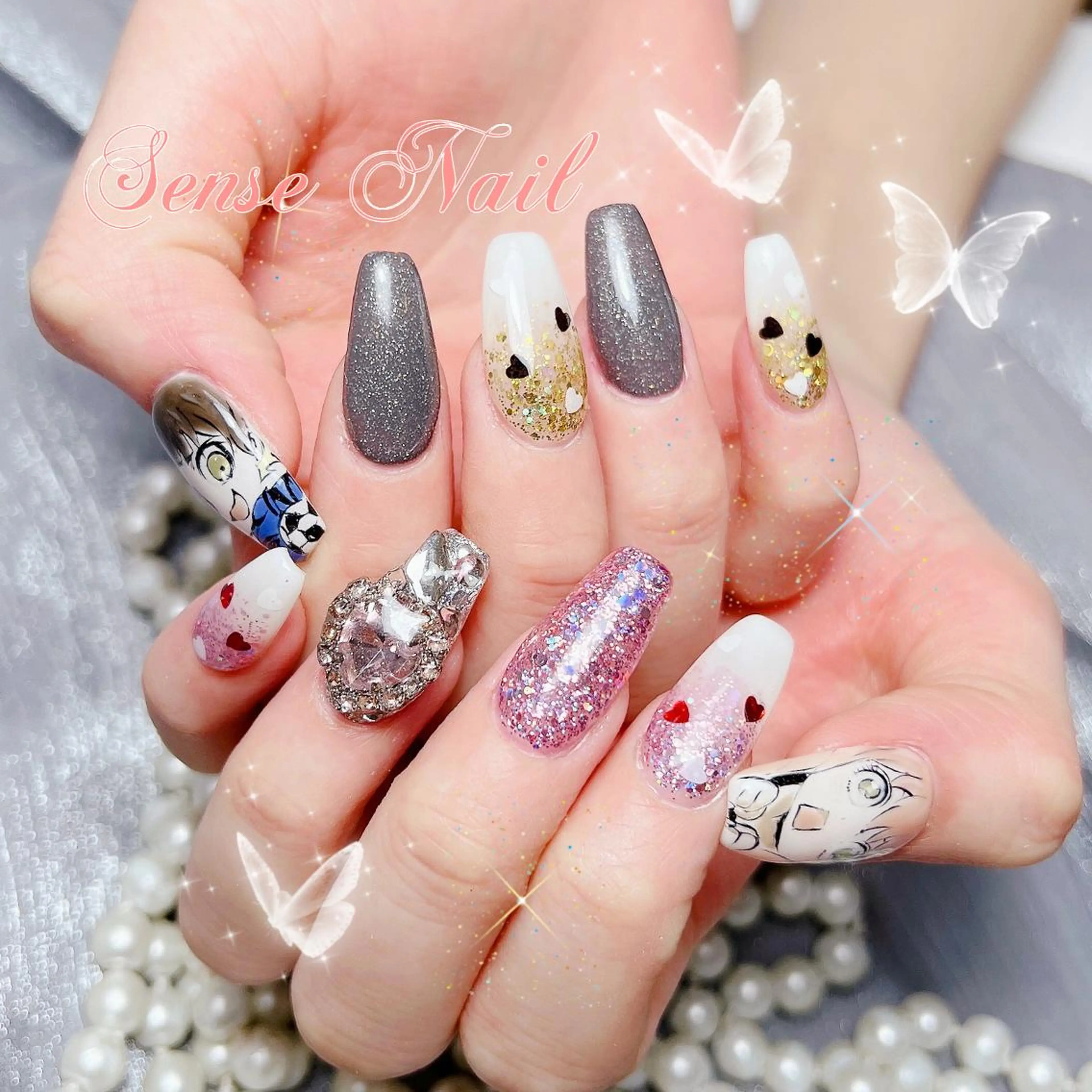 ネイル Queening 🦋のネイルデザイン